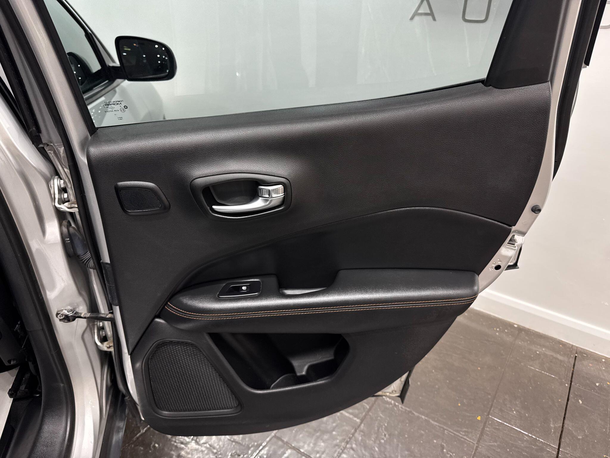 Jeep Compass view 58
