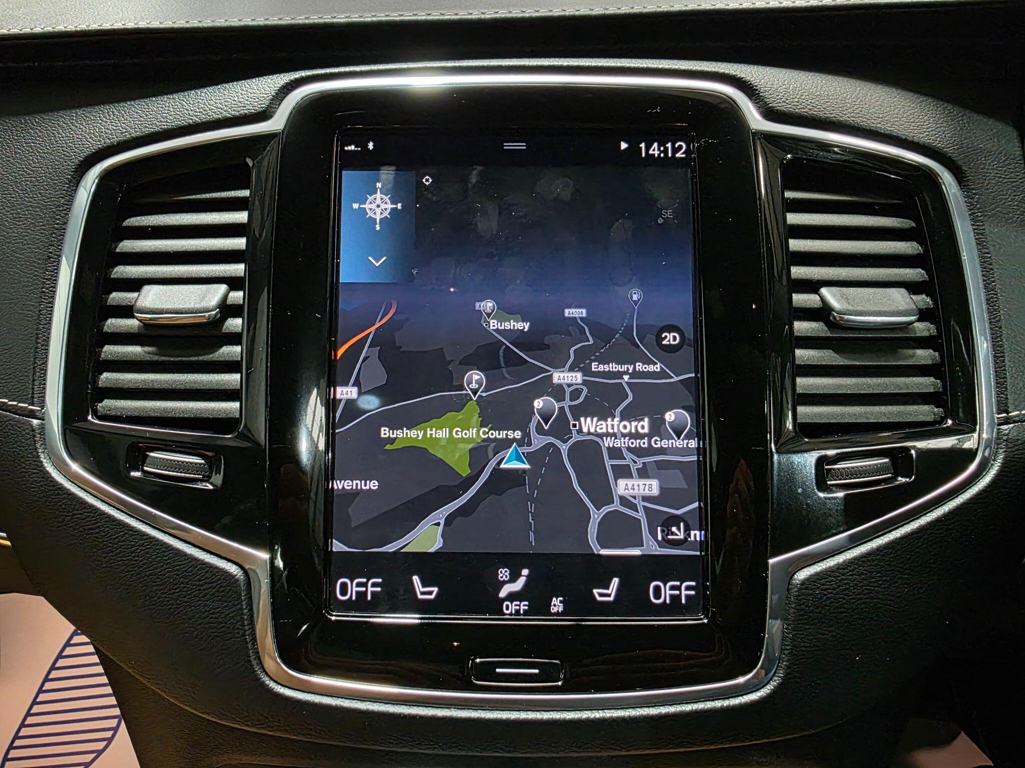 Volvo XC90 view 12