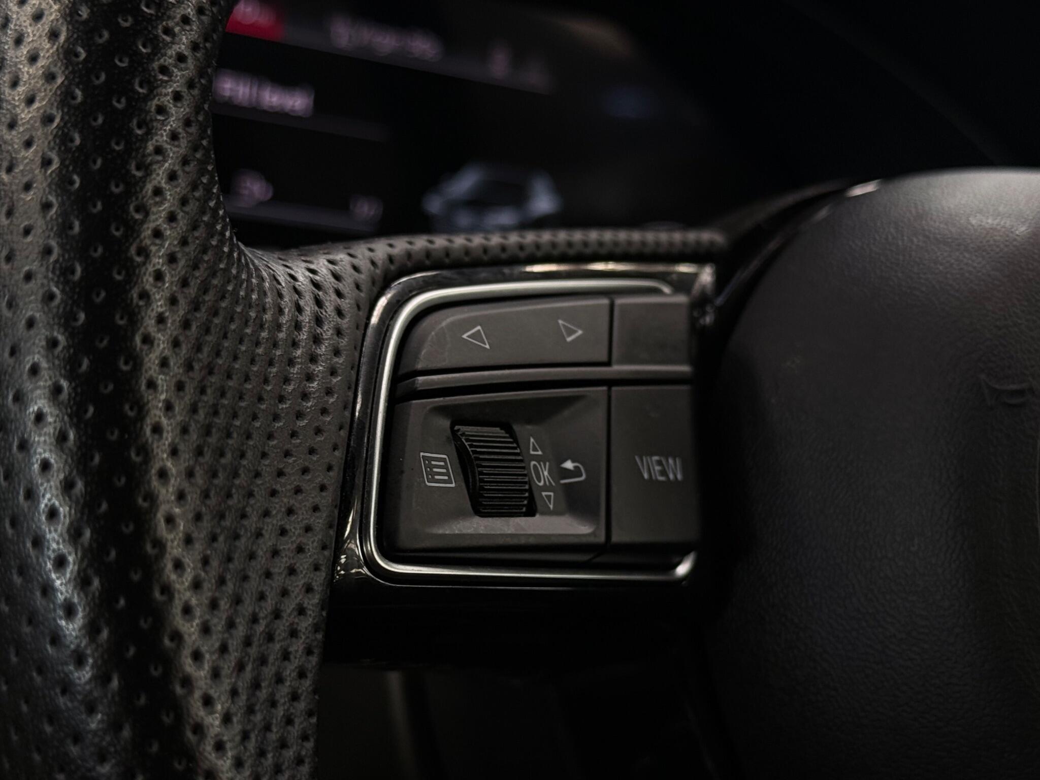 Audi A4 view 14