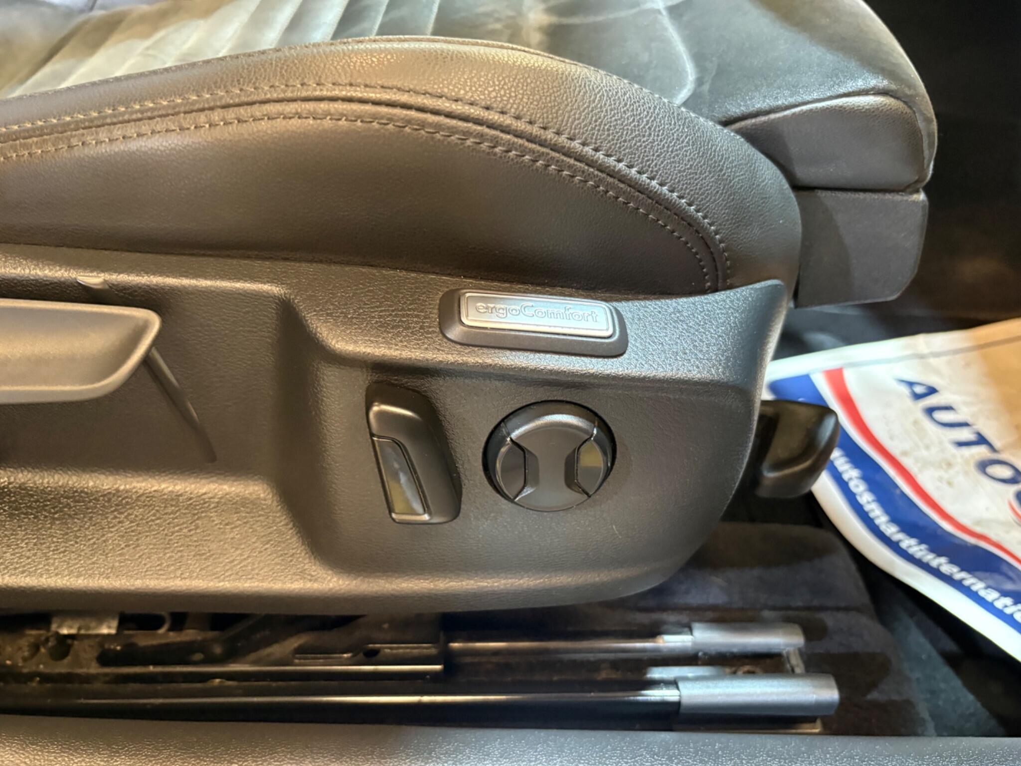 Volkswagen Passat view 34