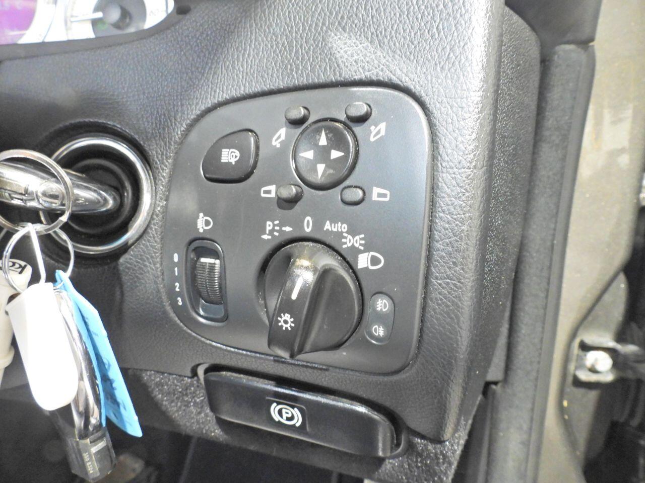 Mercedes-Benz CLK view 32