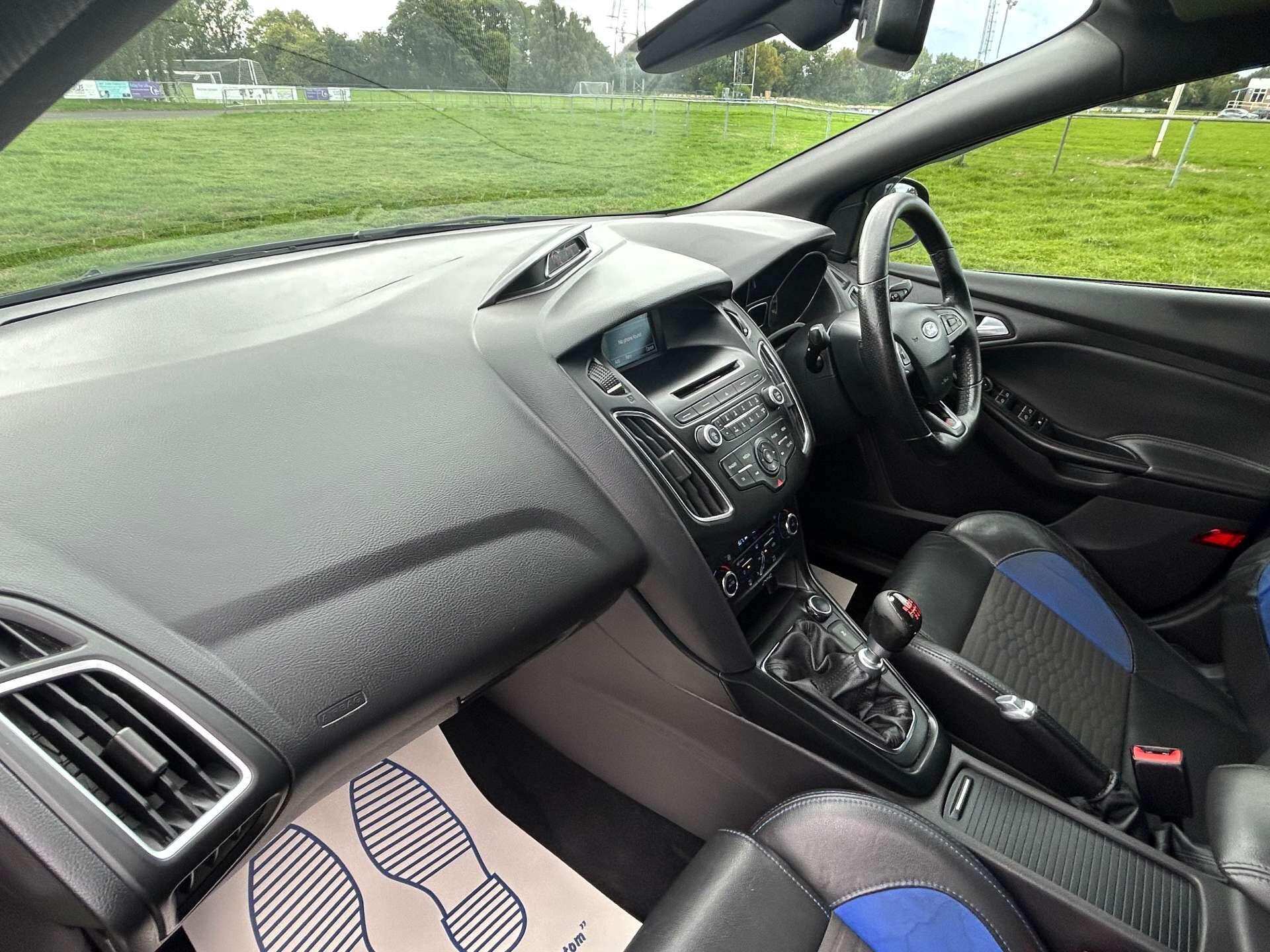 Ford Focus view 39