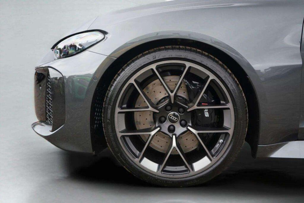 Audi RS5 view 9