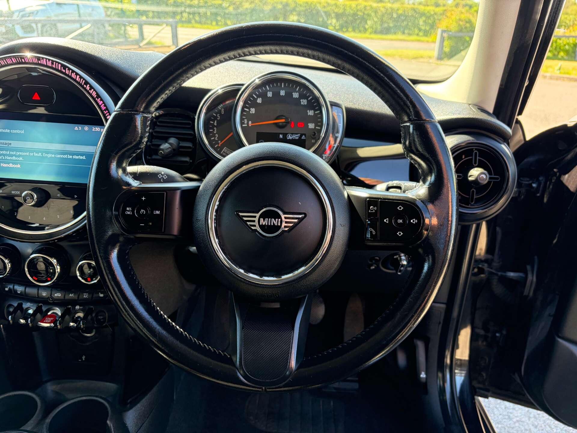 Mini Cooper view 37