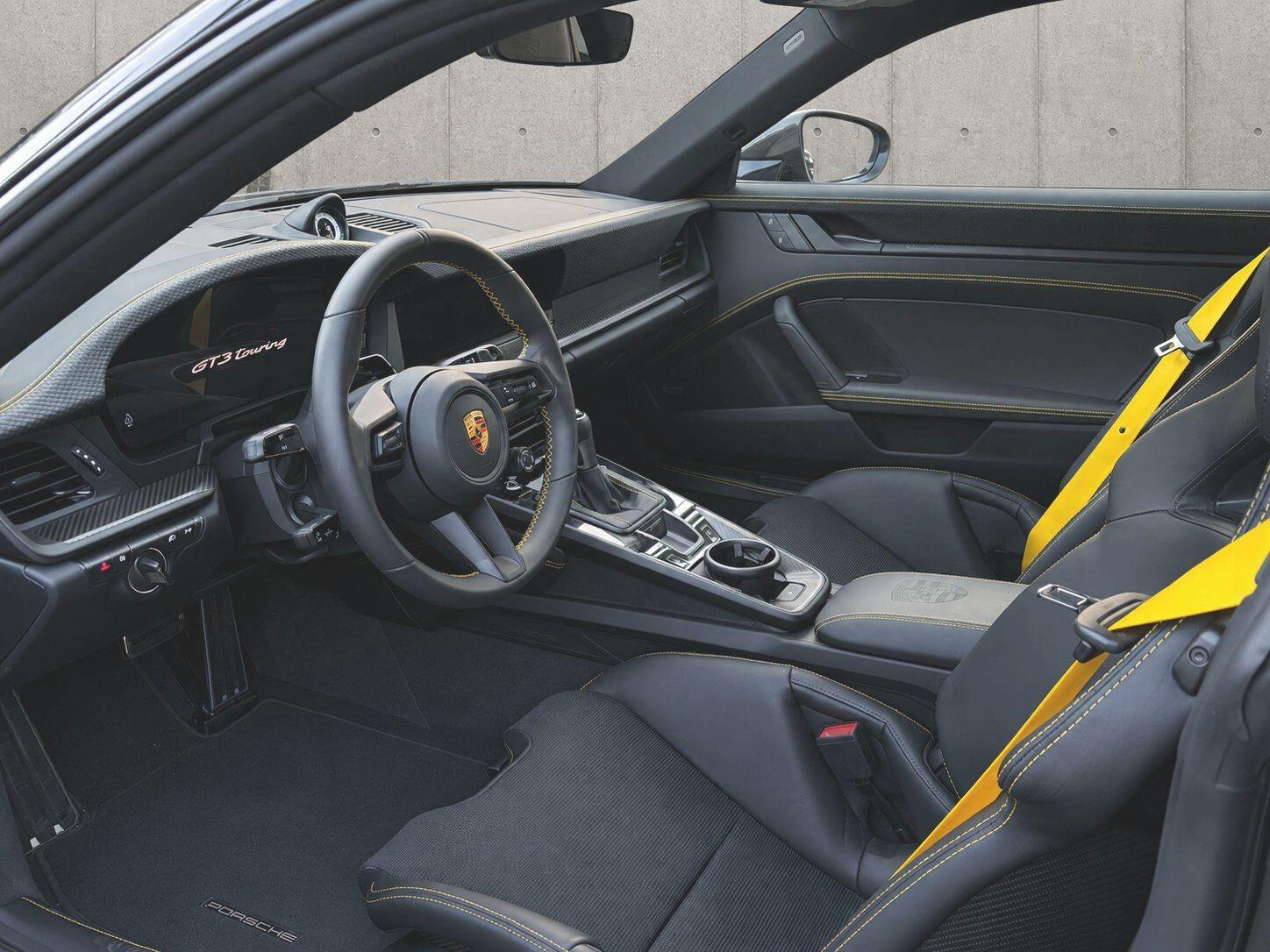 Porsche 911 view 14