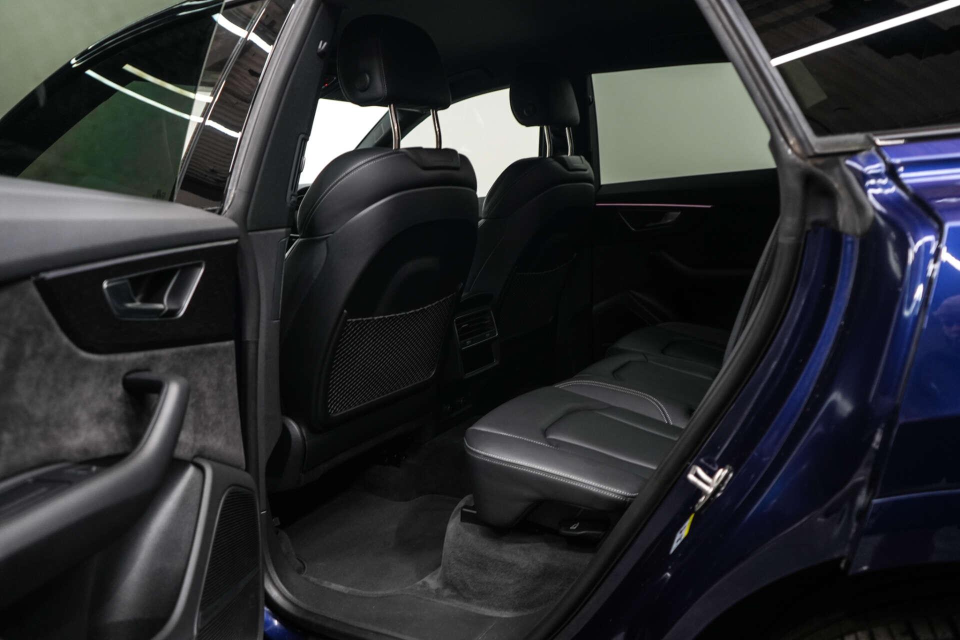 Audi Q8 view 27