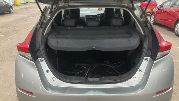 Nissan Leaf view 13