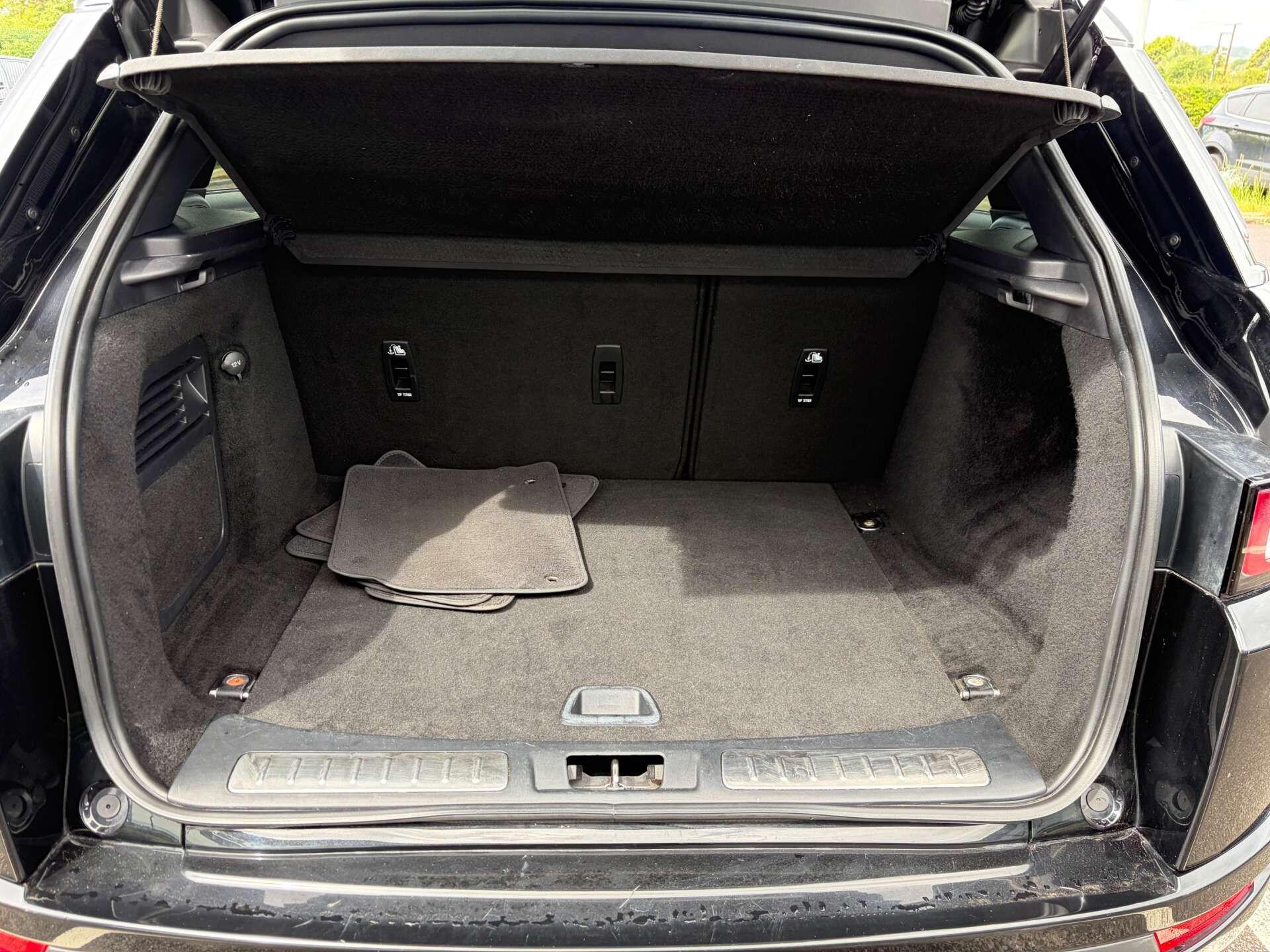 Land Rover Range Rover Evoque view 25