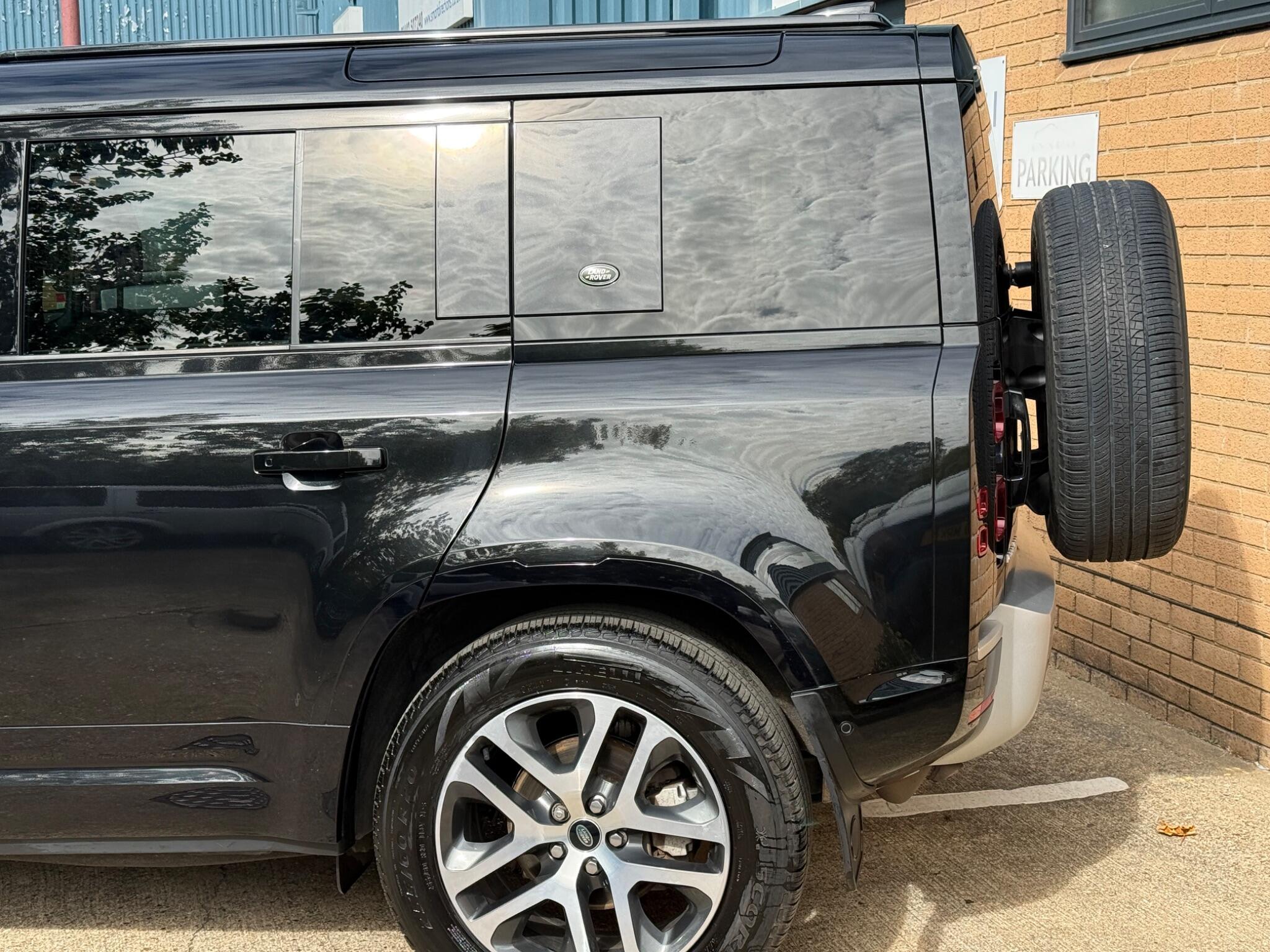 Land Rover Defender view 17