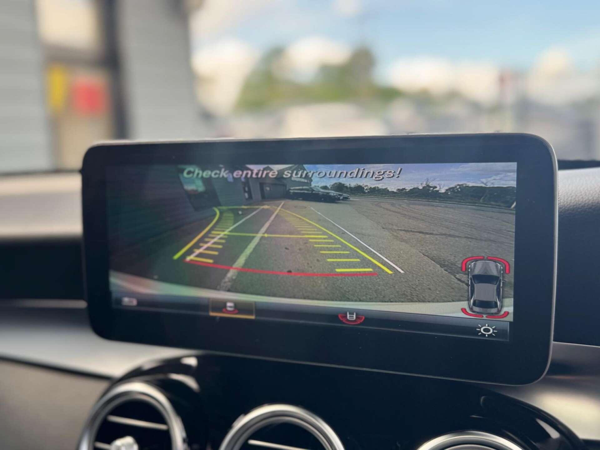 Mercedes-Benz GLC view 26