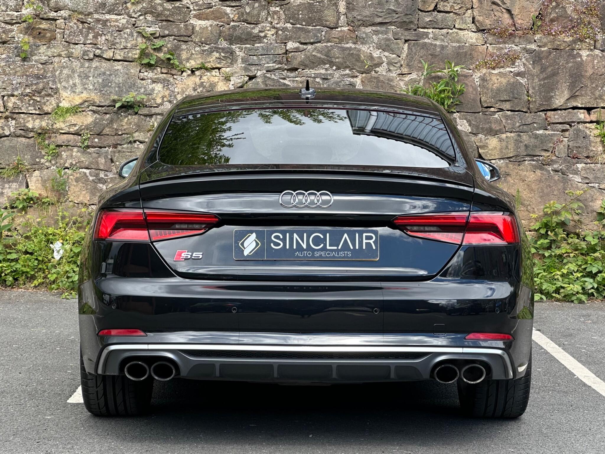 Audi S5 view 7