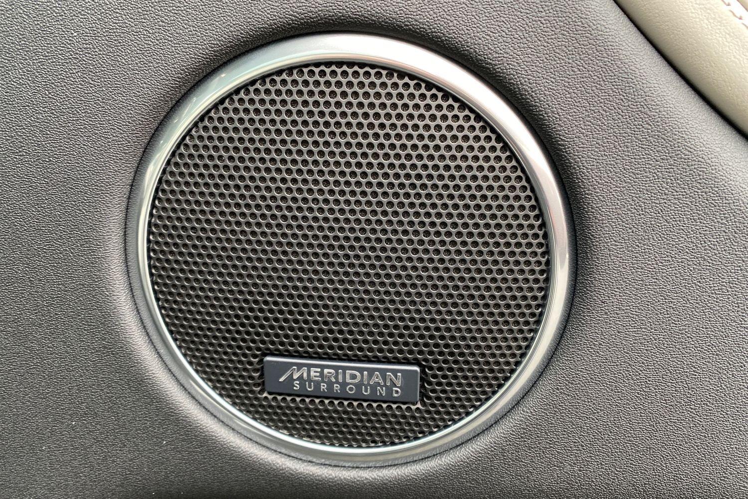 Land Rover Discovery Sport view 31