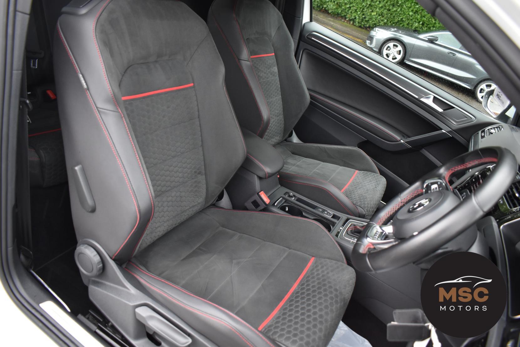 Volkswagen Golf view 31