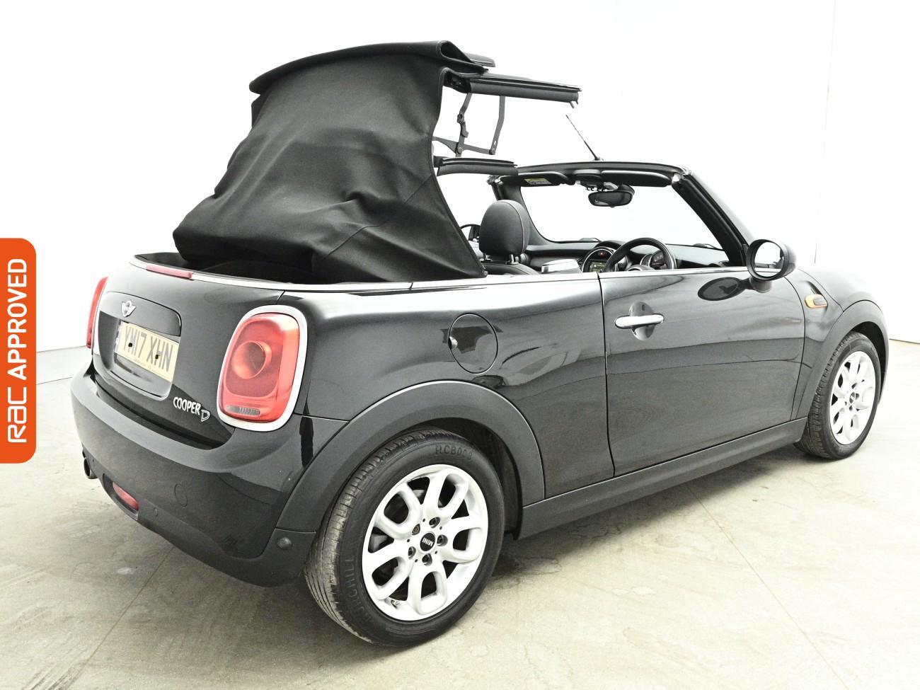 Mini Convertible view 24