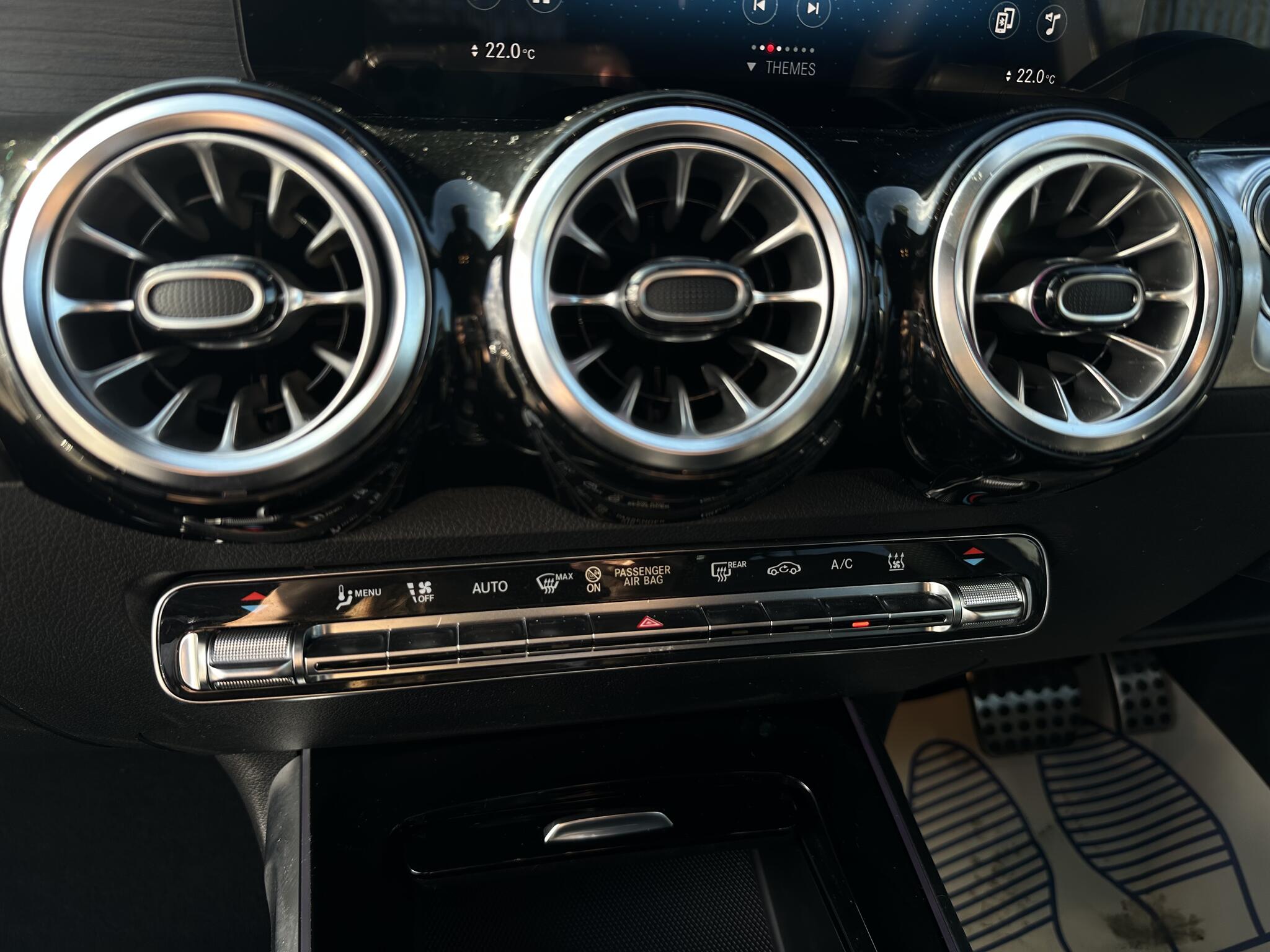 Mercedes-Benz EQB view 14