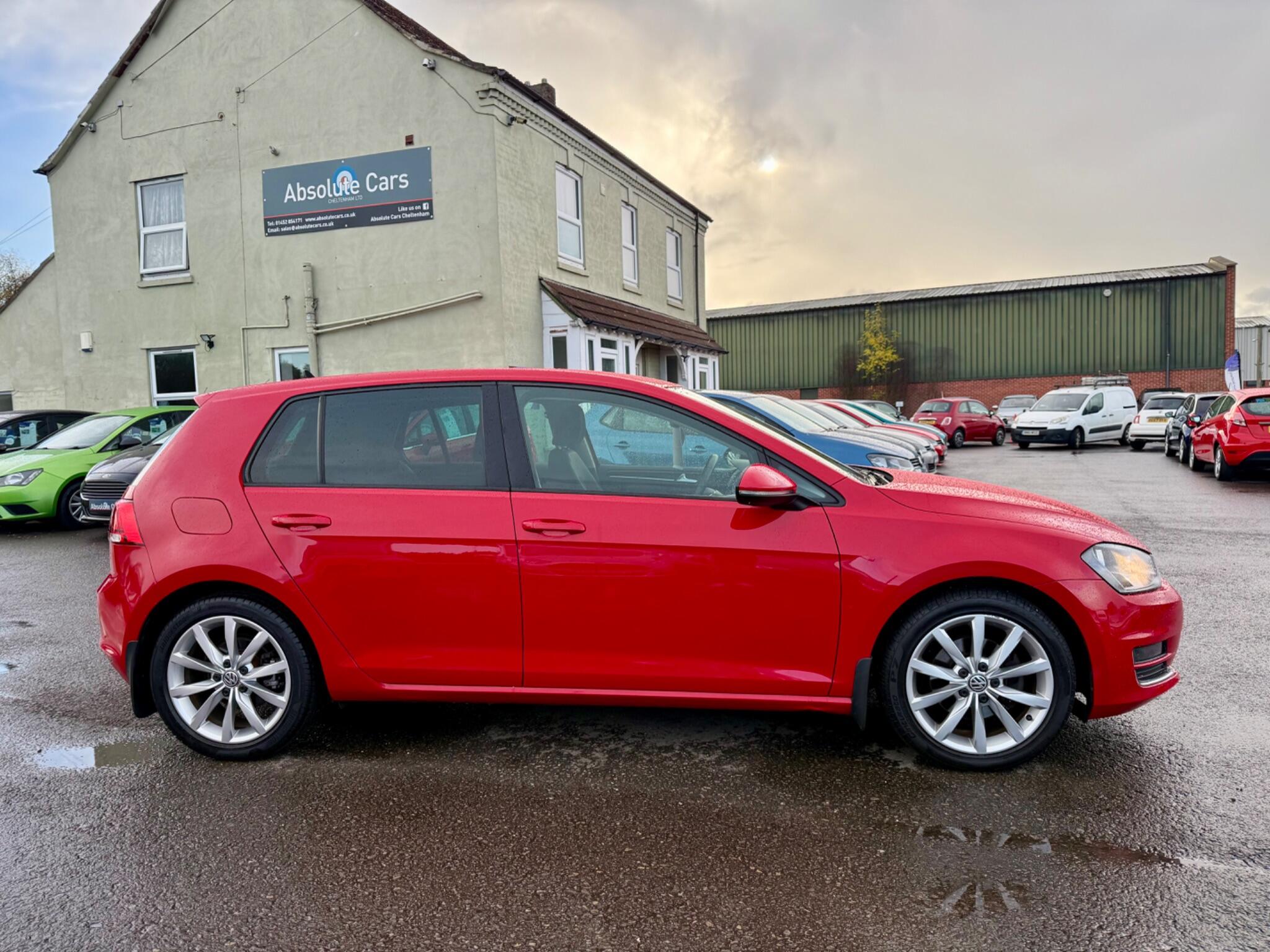2013 Volkswagen Golf image 8