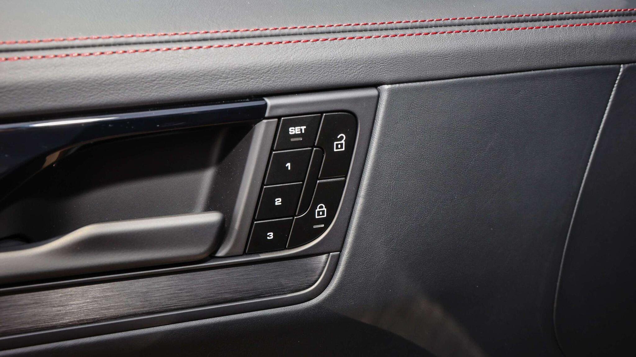 Porsche Cayenne view 26