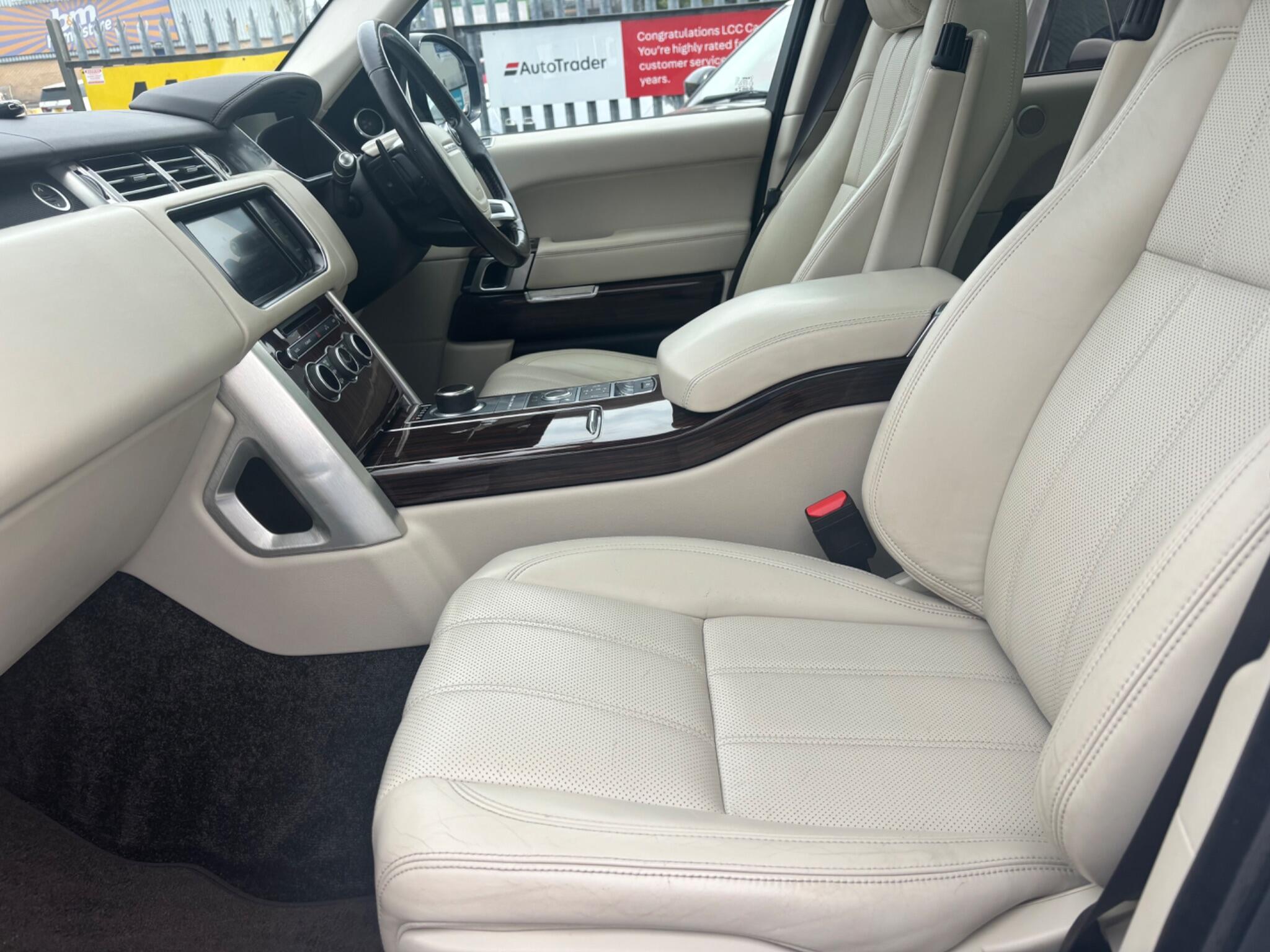 Land Rover Range Rover view 14