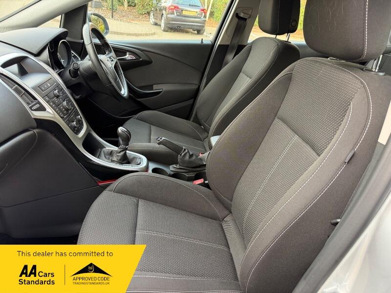 2015 Vauxhall Astra 1.4i SRi Euro 6 5dr • 24,139 miles image 36