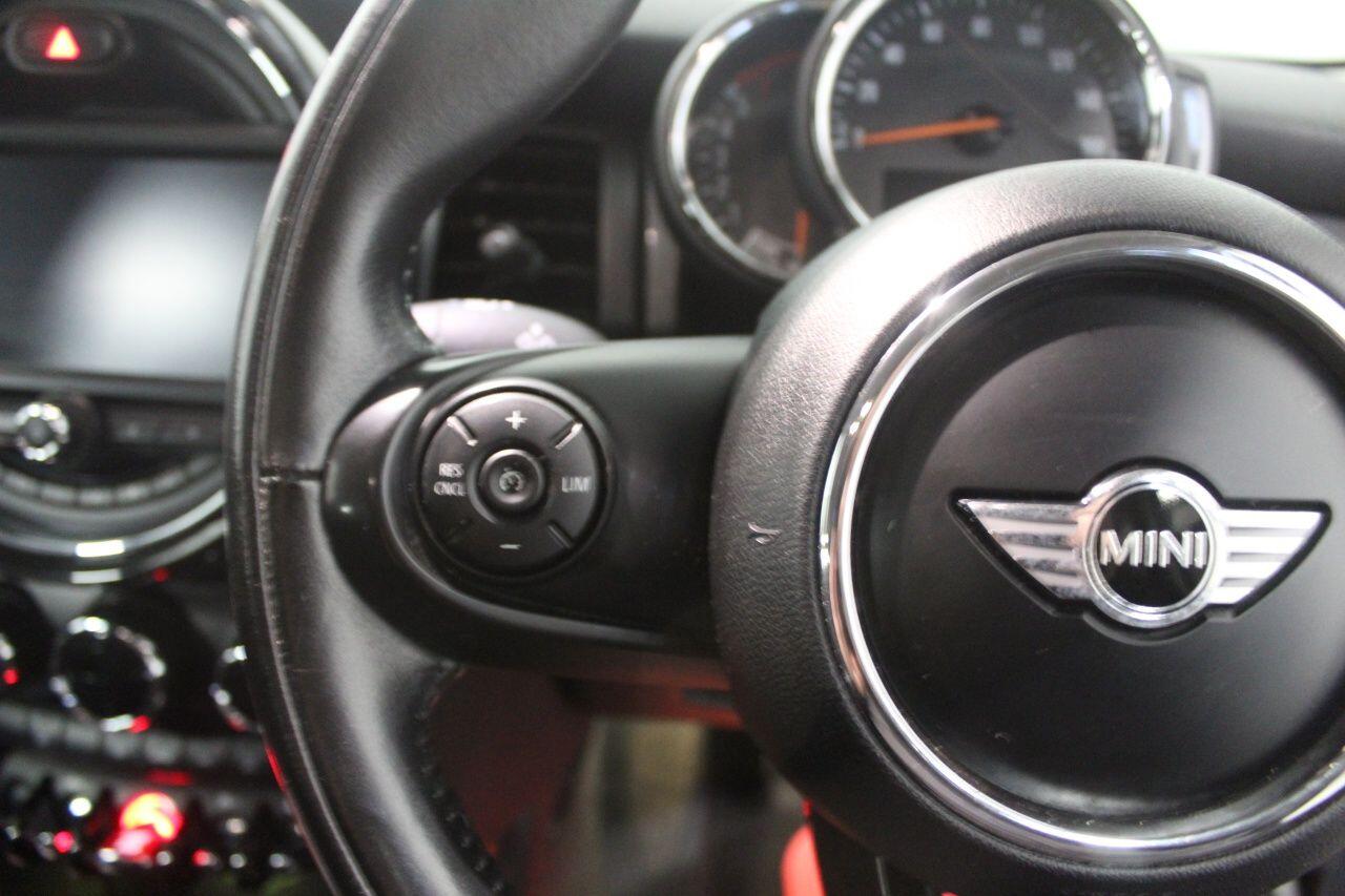 Mini Hatch view 44
