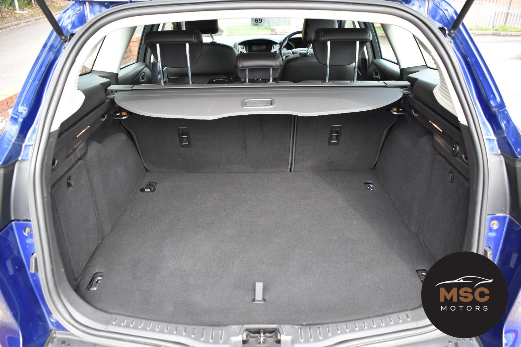 Ford Focus view 47