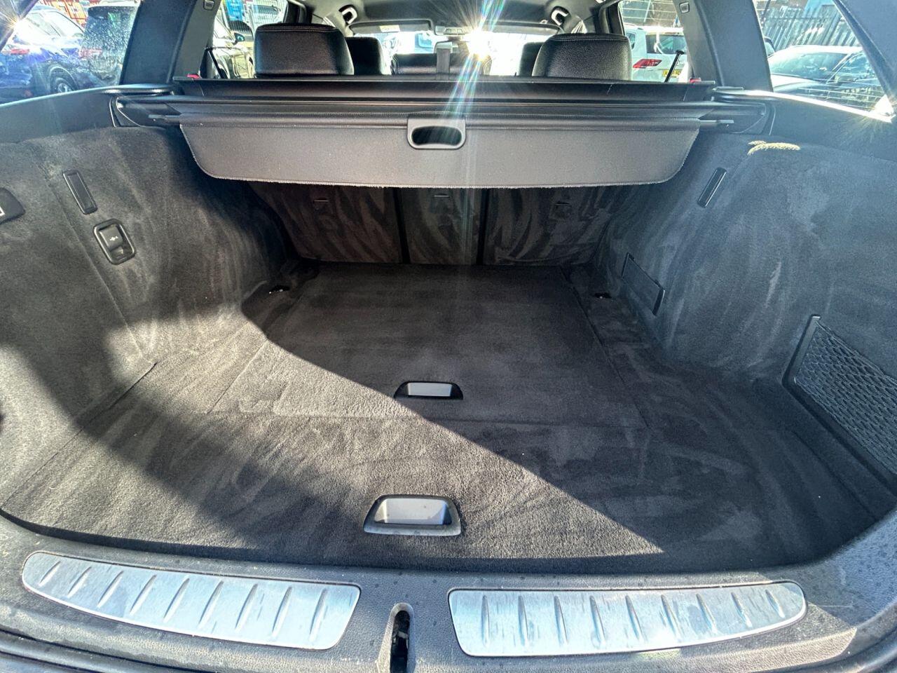 BMW 3 Series view 15