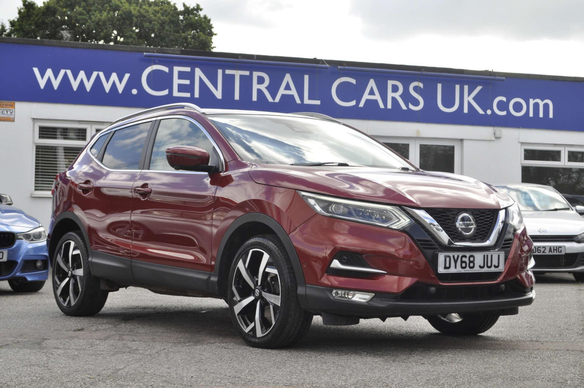 2018 Nissan Qashqai in Red for sale