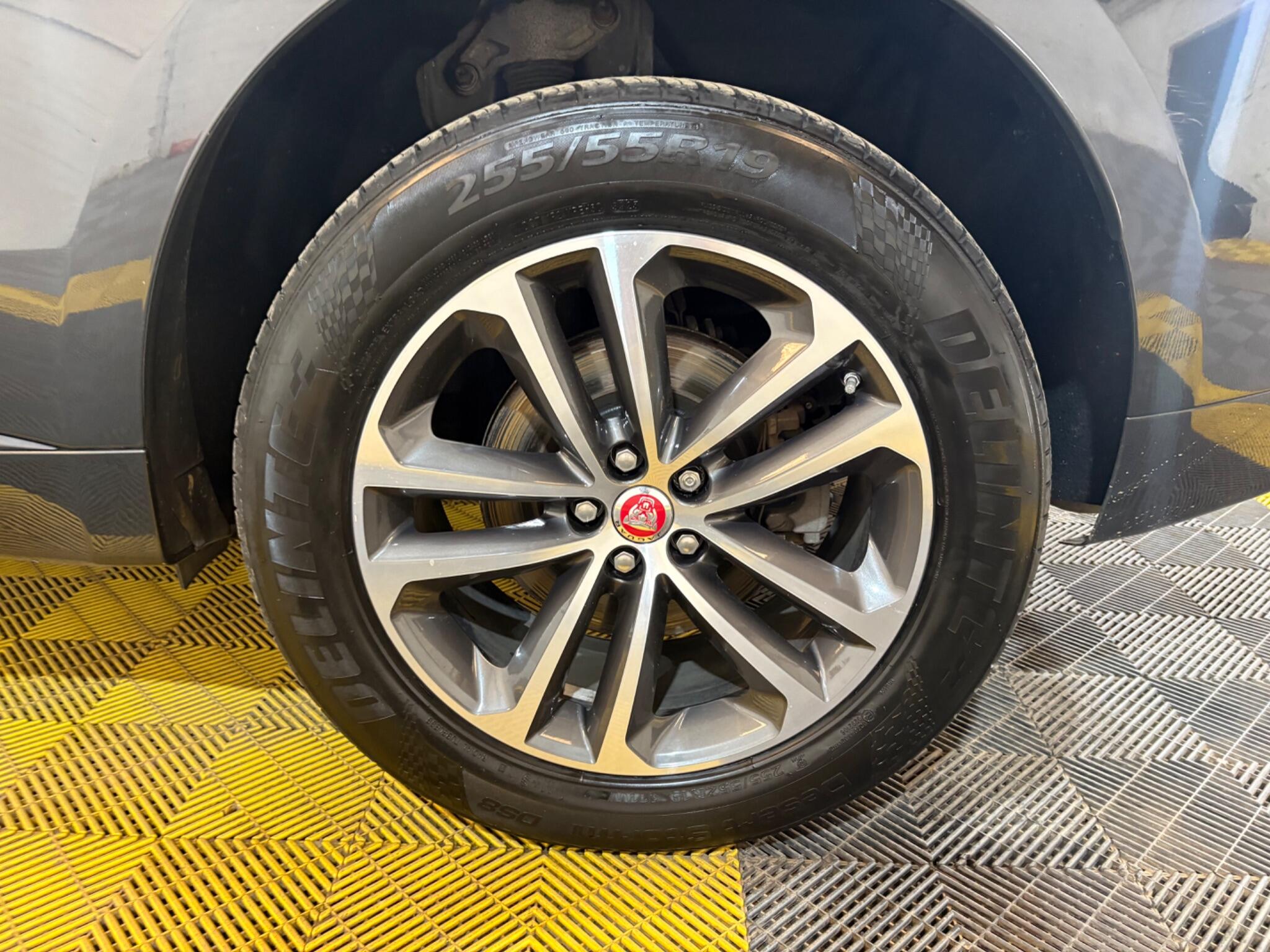 Jaguar F-Pace view 45