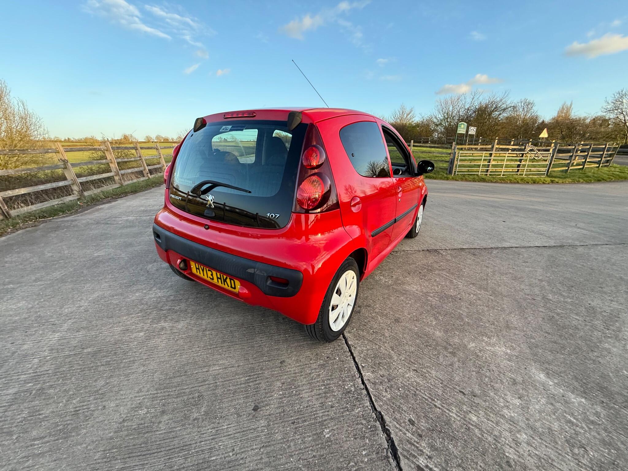 Peugeot 107 1.0 12V Active Euro 5 5dr — photo 29 of 86