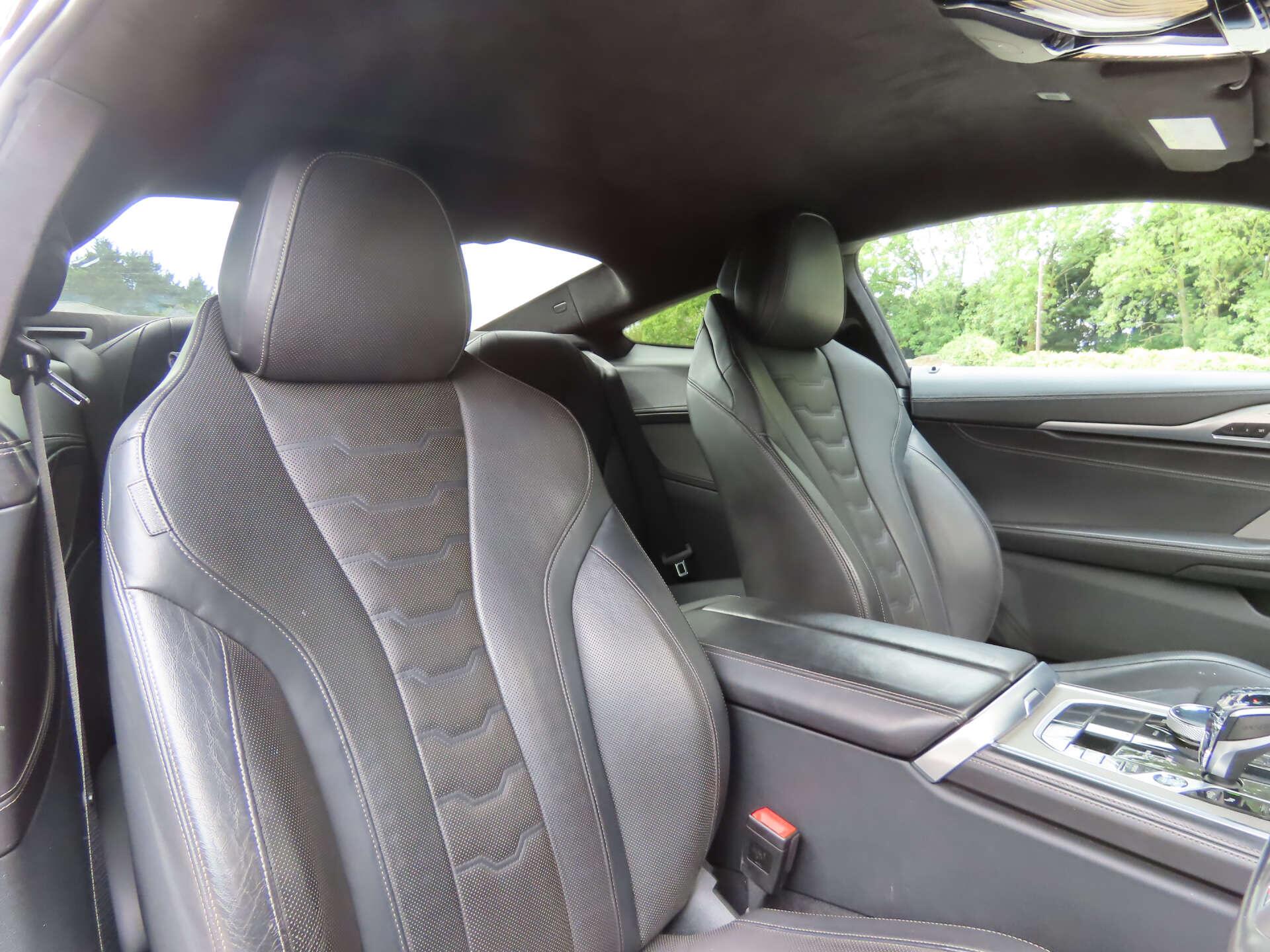 BMW 8 Series view 8