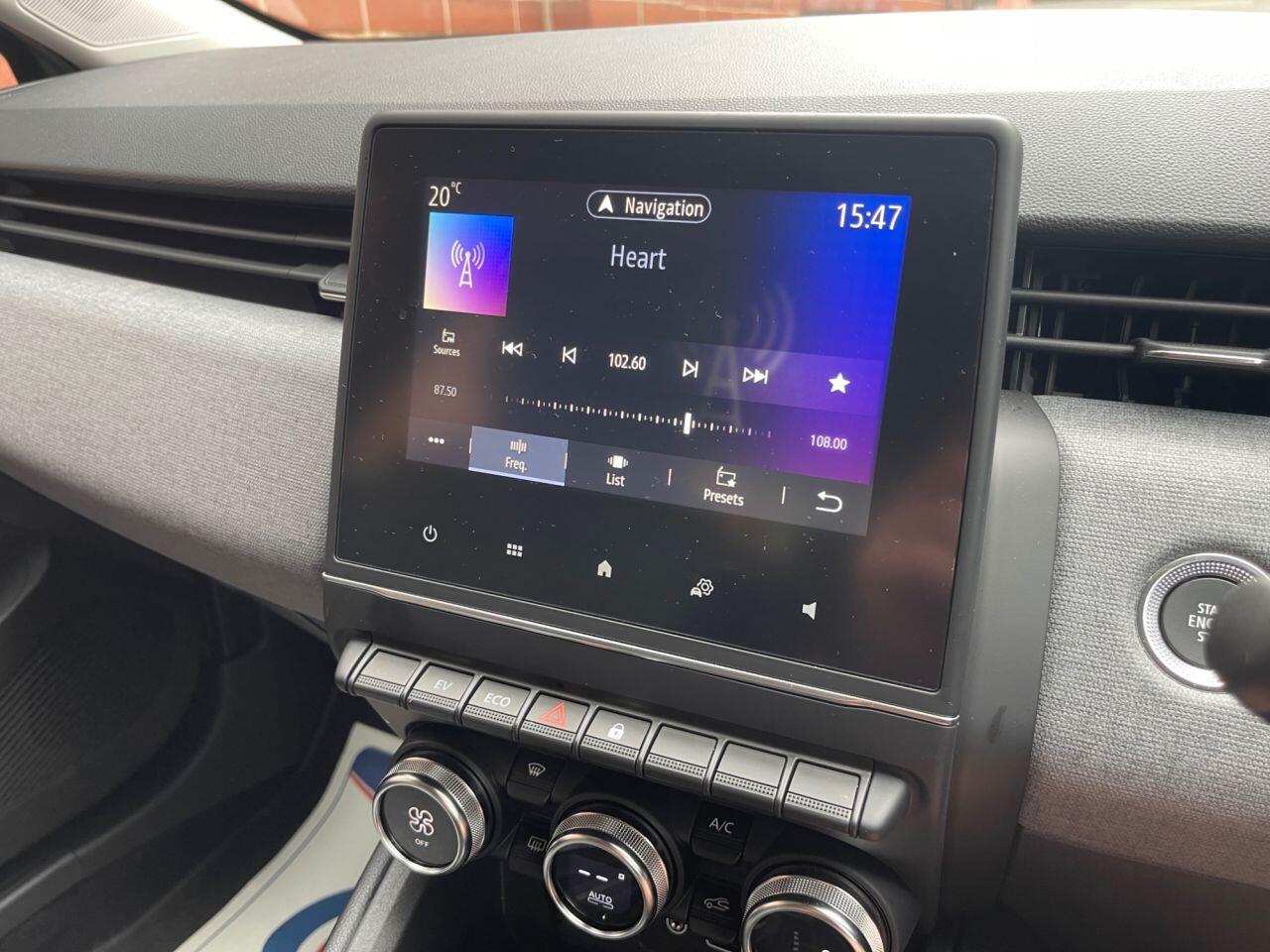 Renault Clio view 15