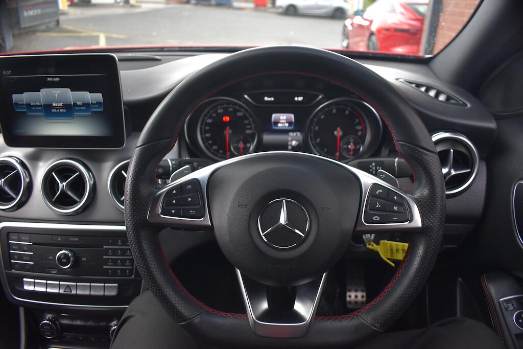Mercedes-Benz Gla view 51
