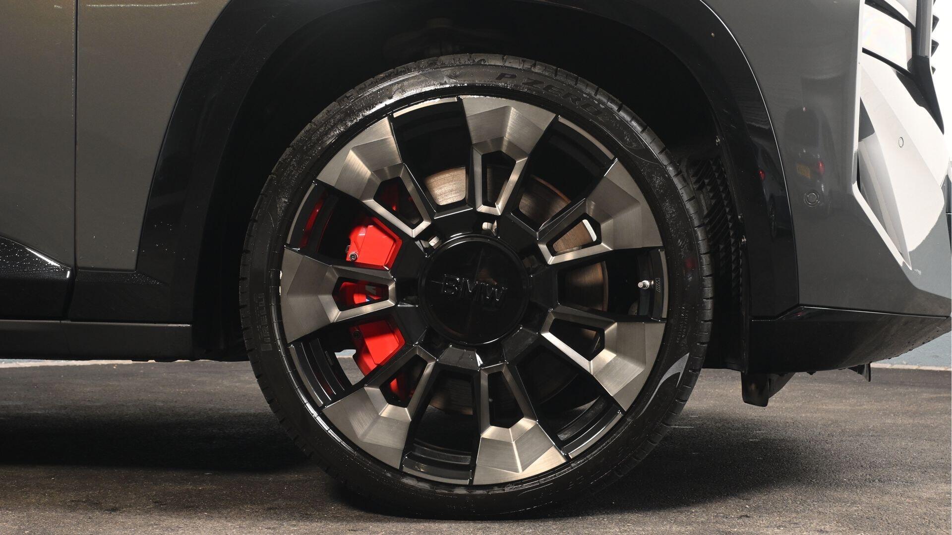 BMW XM view 14