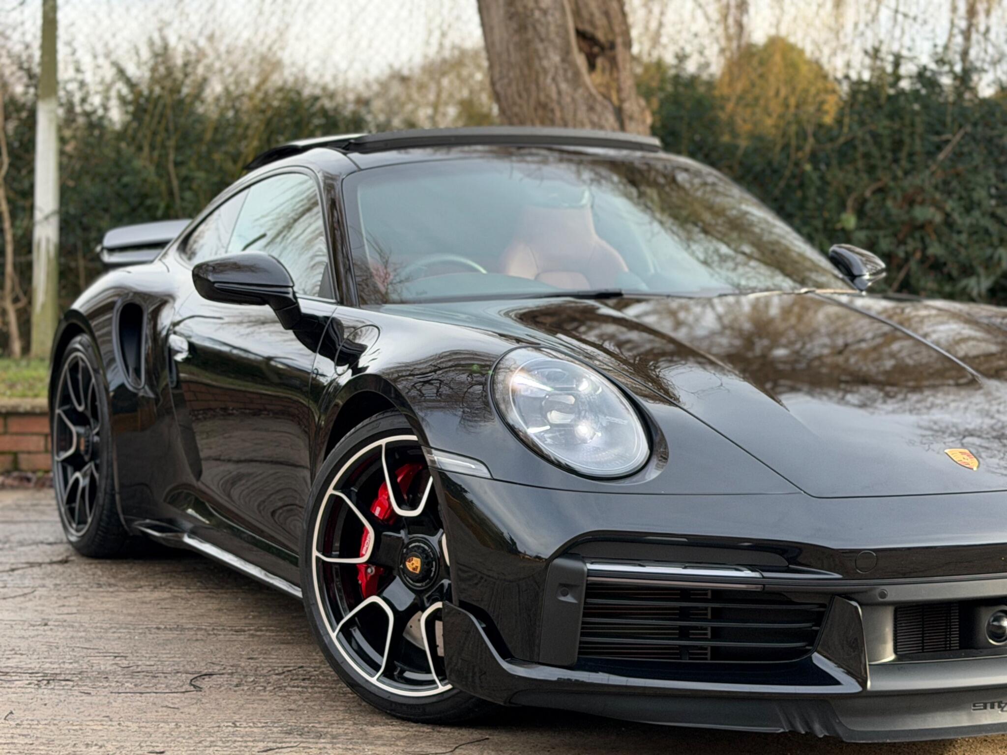 Porsche 911 view 5