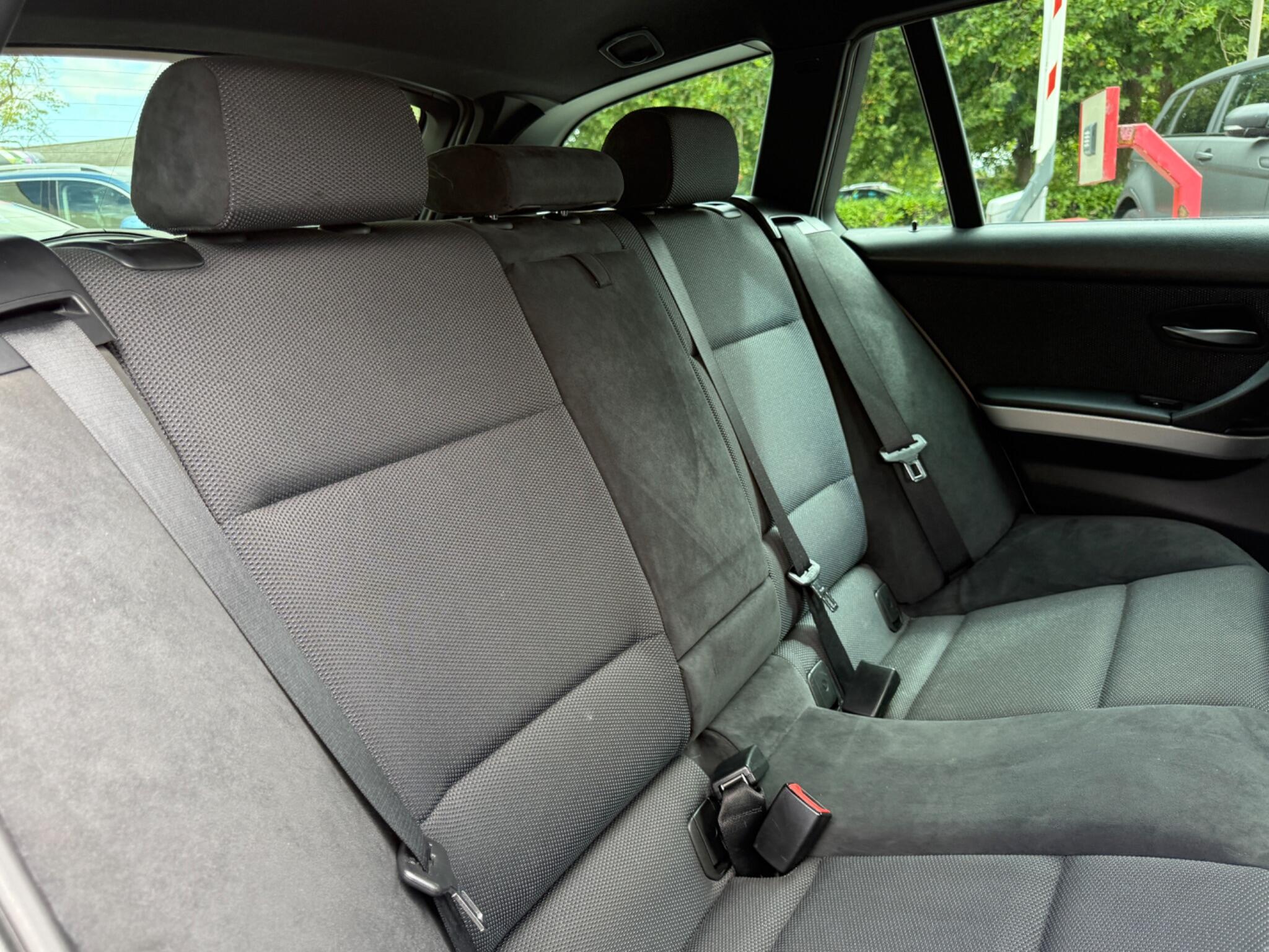 BMW 3 Series - Image 40