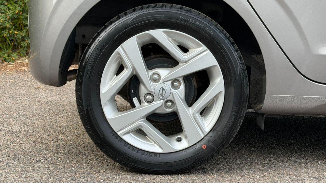 Hyundai i10 view 34