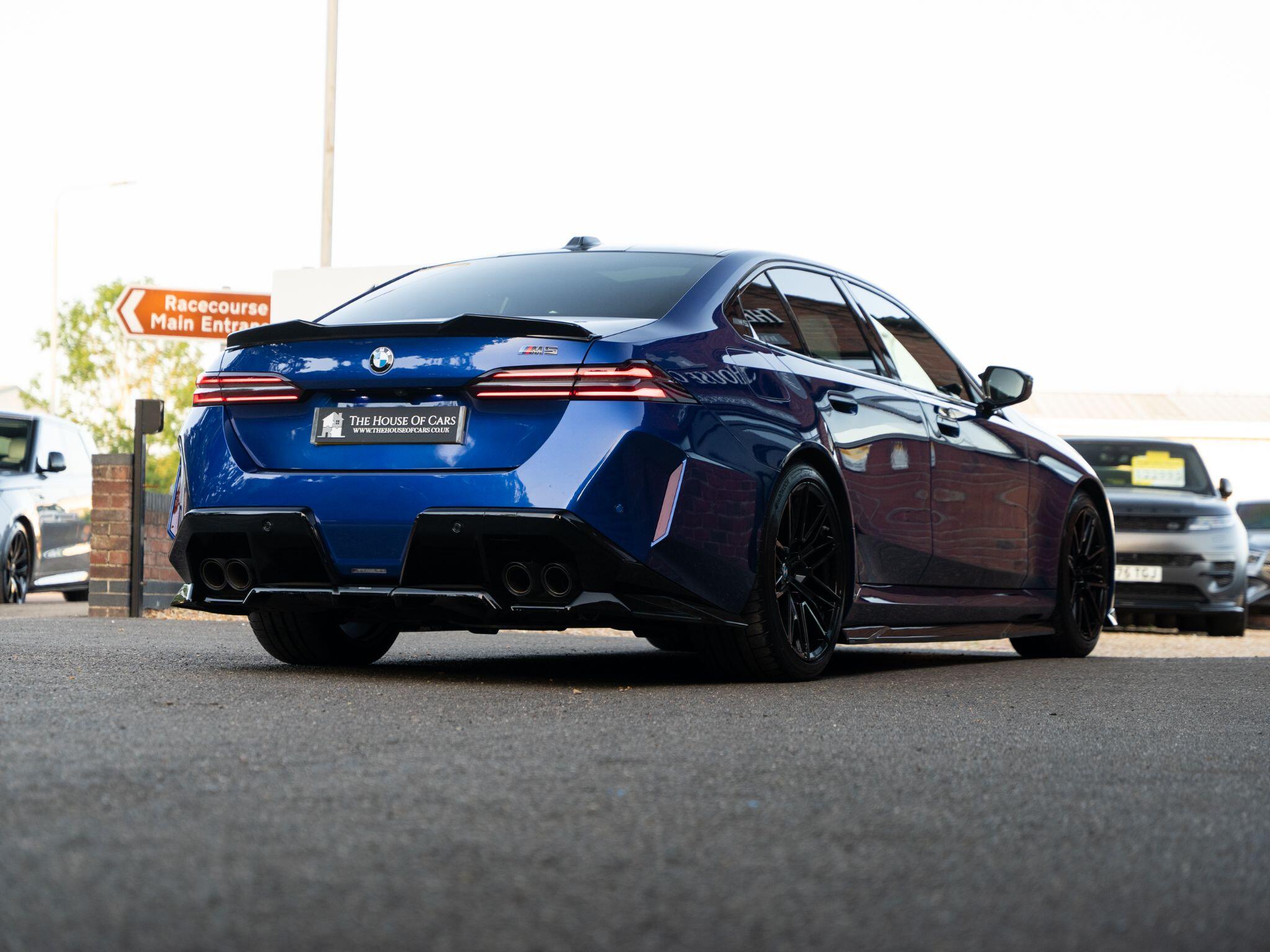 BMW M5 view 10