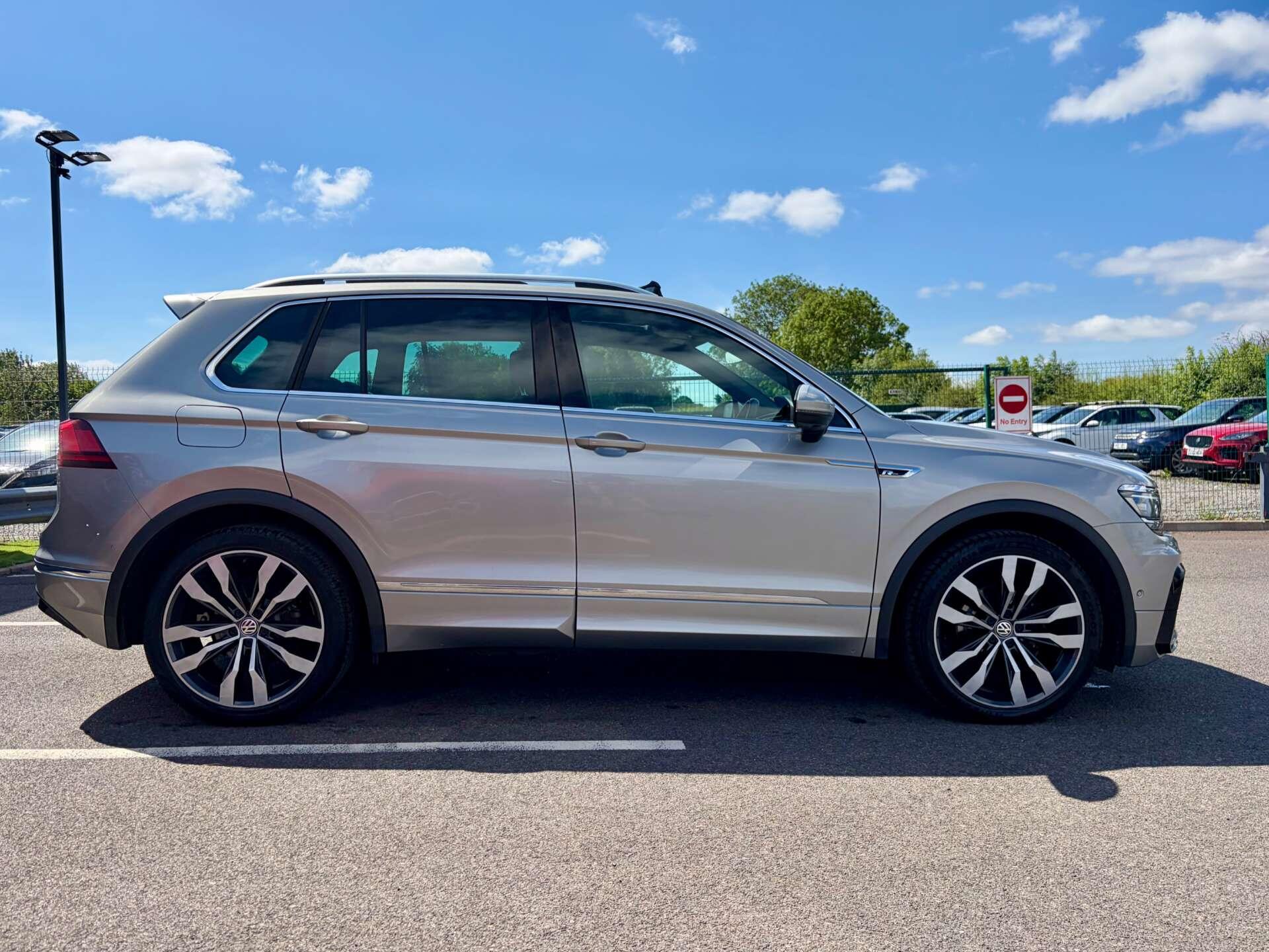 Volkswagen Tiguan view 9