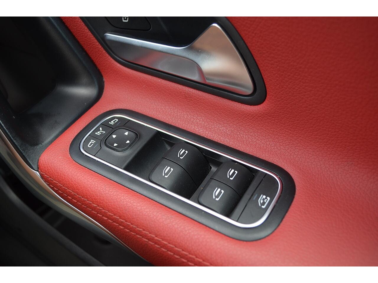 Mercedes-Benz Cla view 32