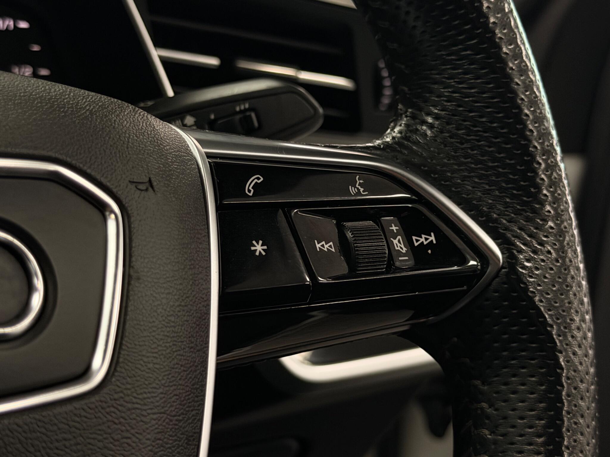 Audi A6 view 13