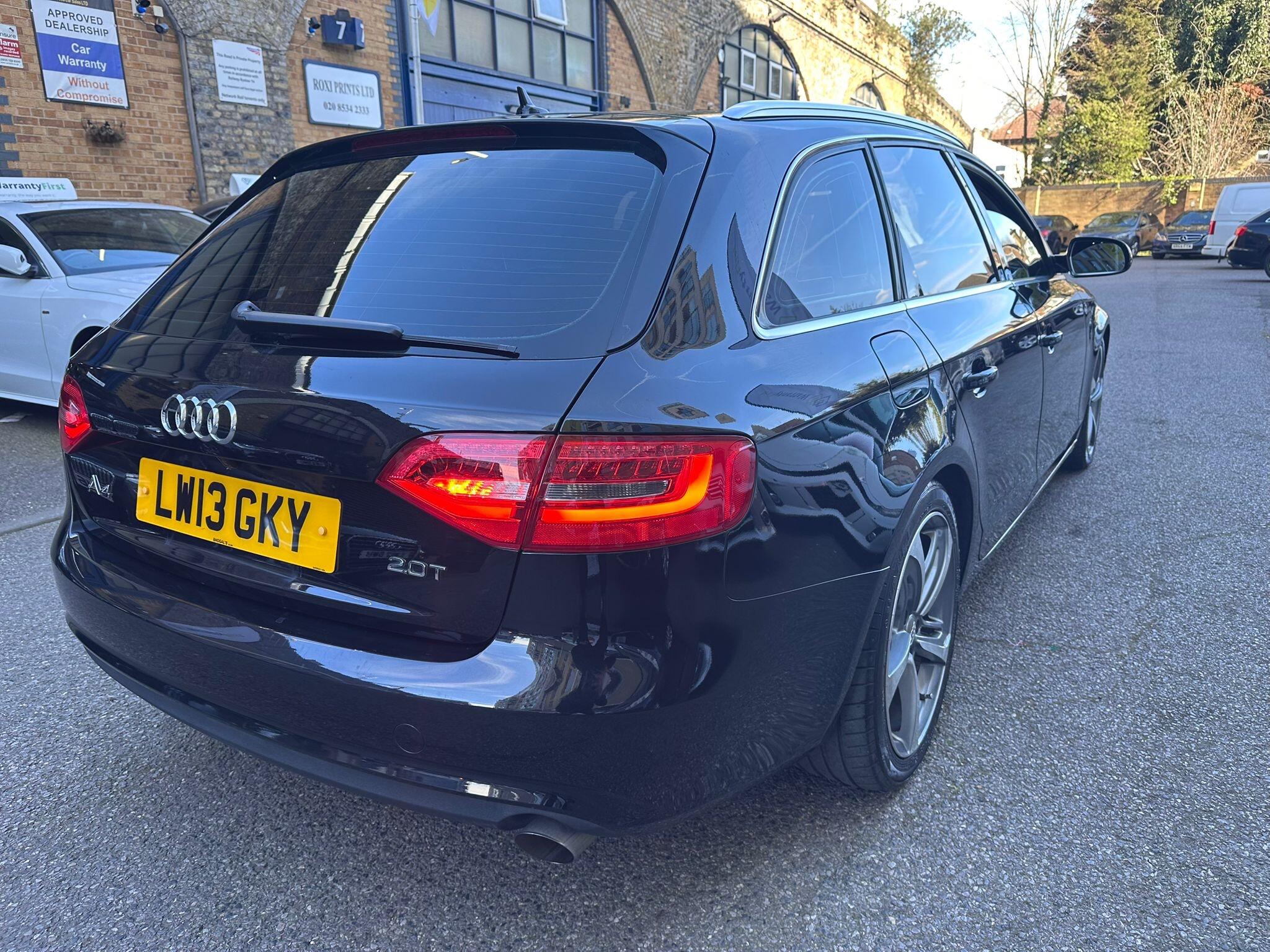 Audi A4 Avant view 15