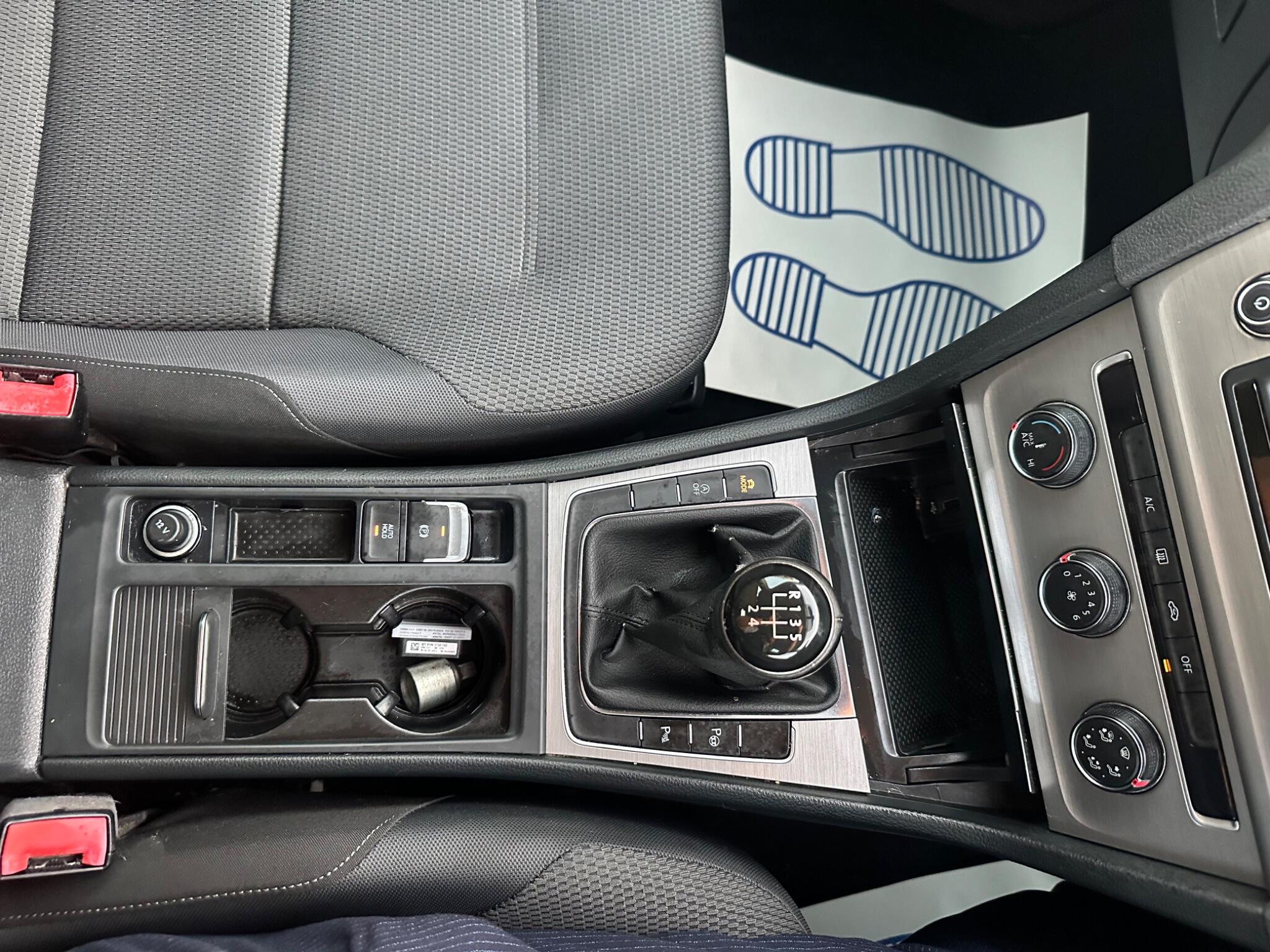 Volkswagen Golf view 23