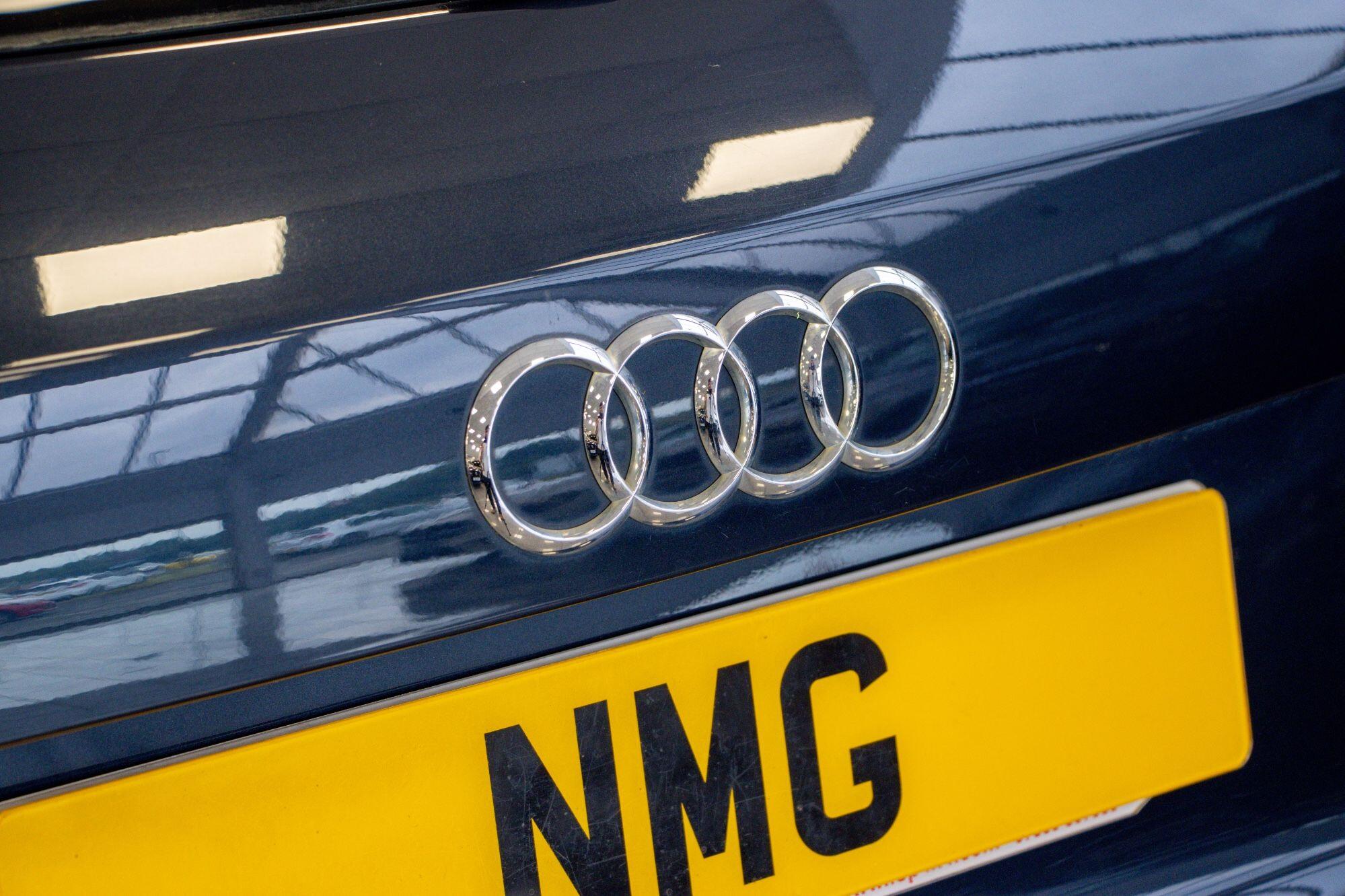 Audi Q5 view 16