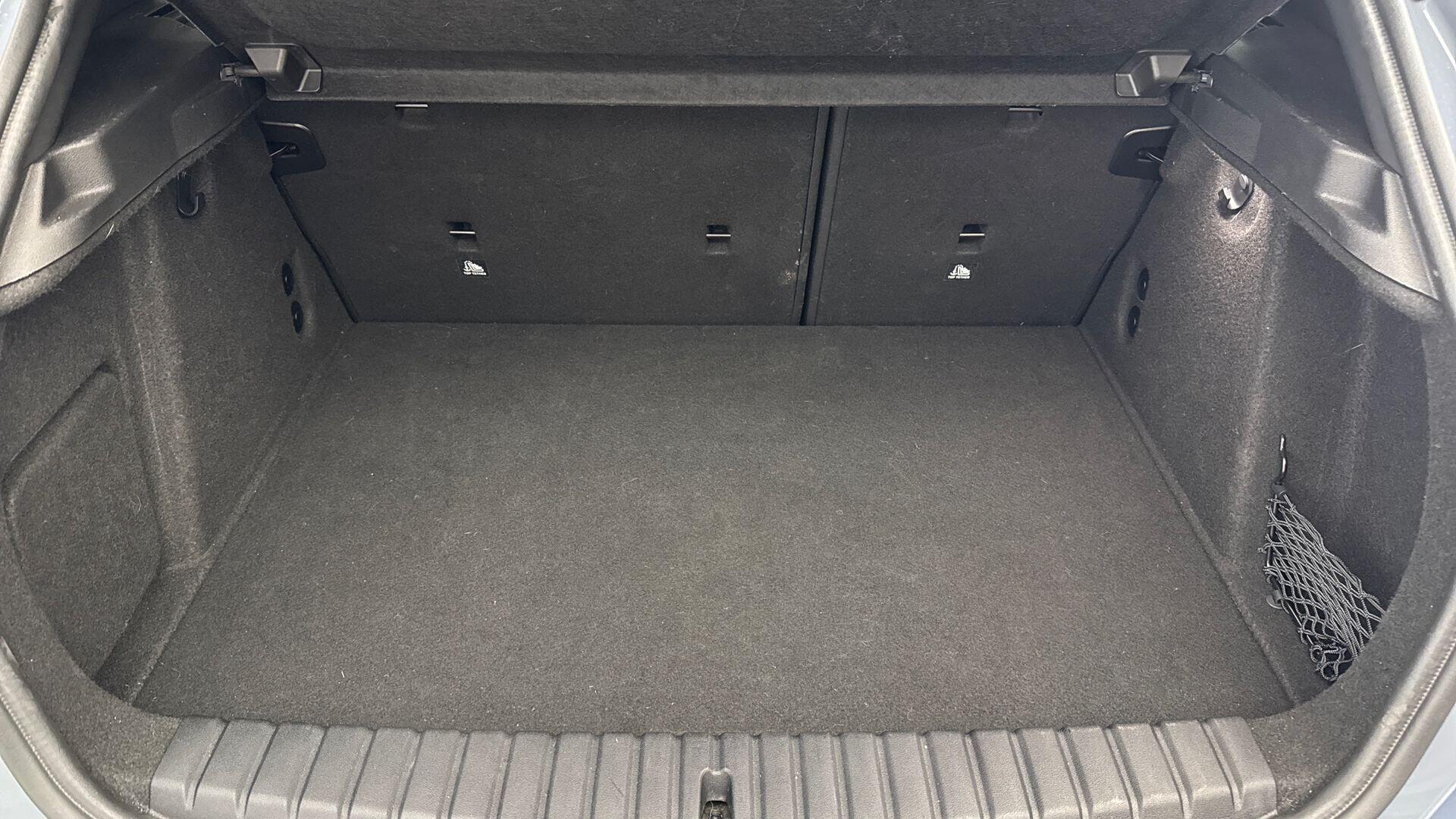 BMW 1 Series view 13