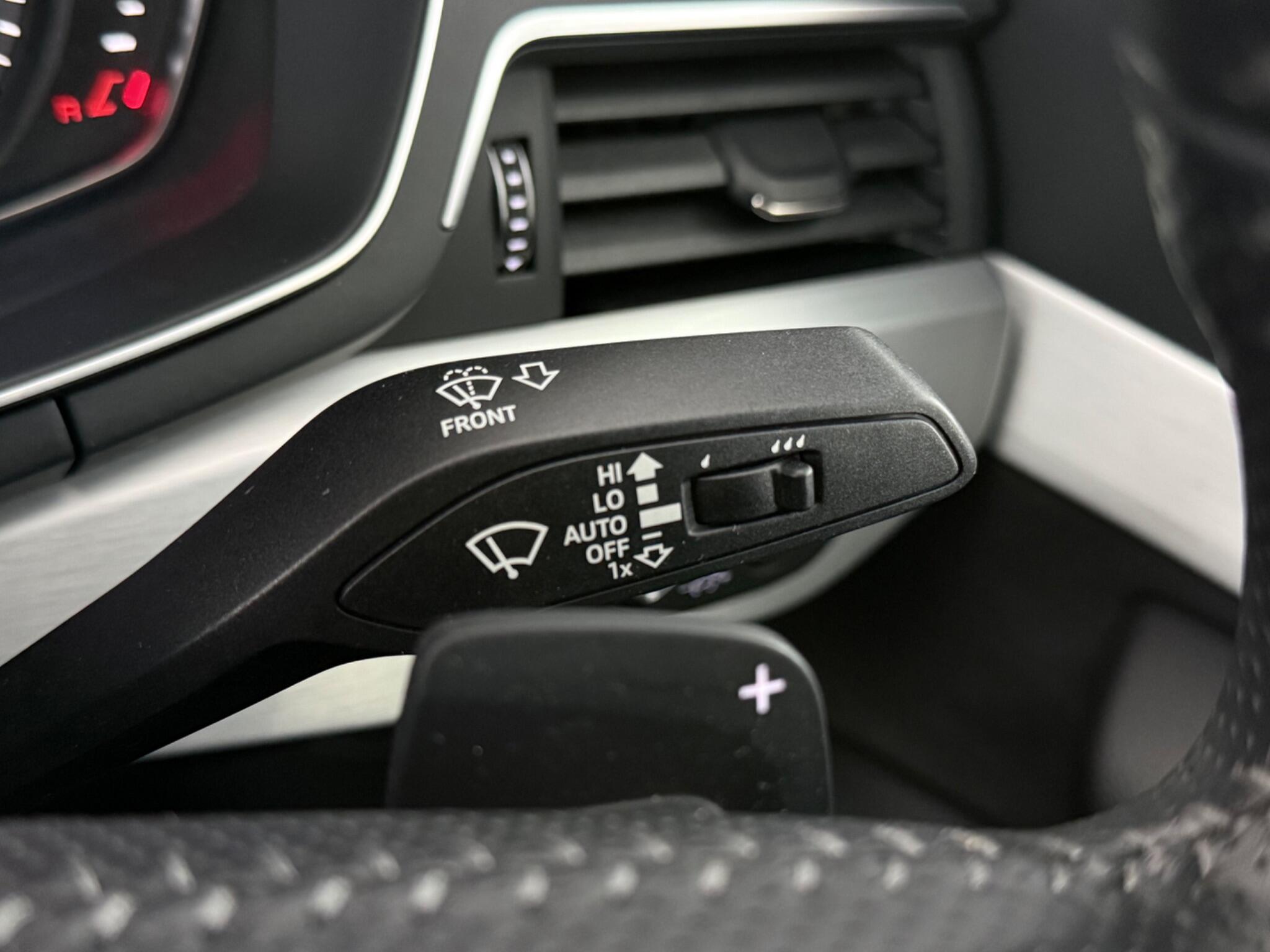 Audi A4 view 16