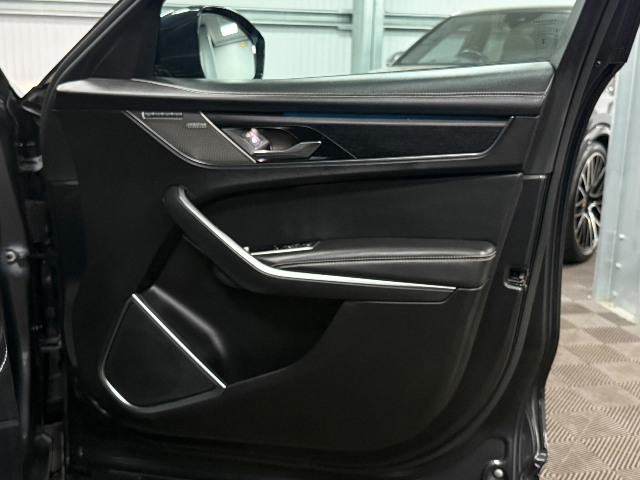 Jaguar F-Pace view 27
