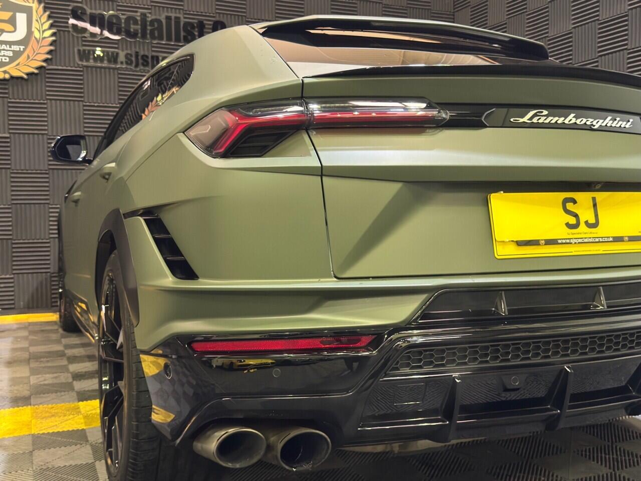 Lamborghini Urus view 22