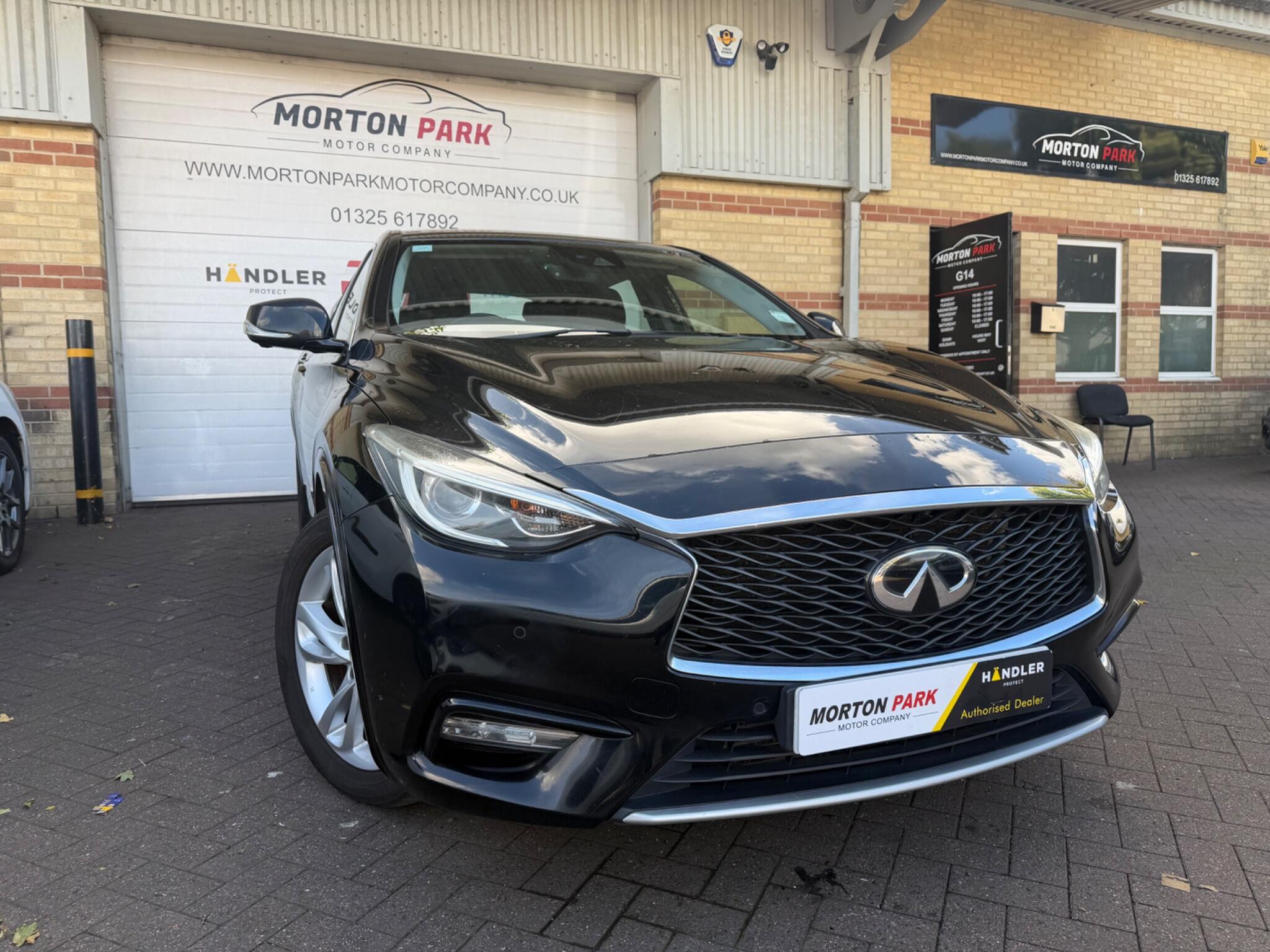 Infiniti Q30