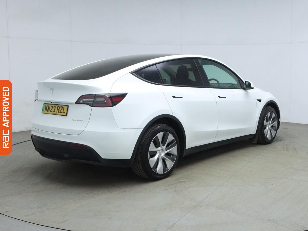 Tesla Model Y view 35