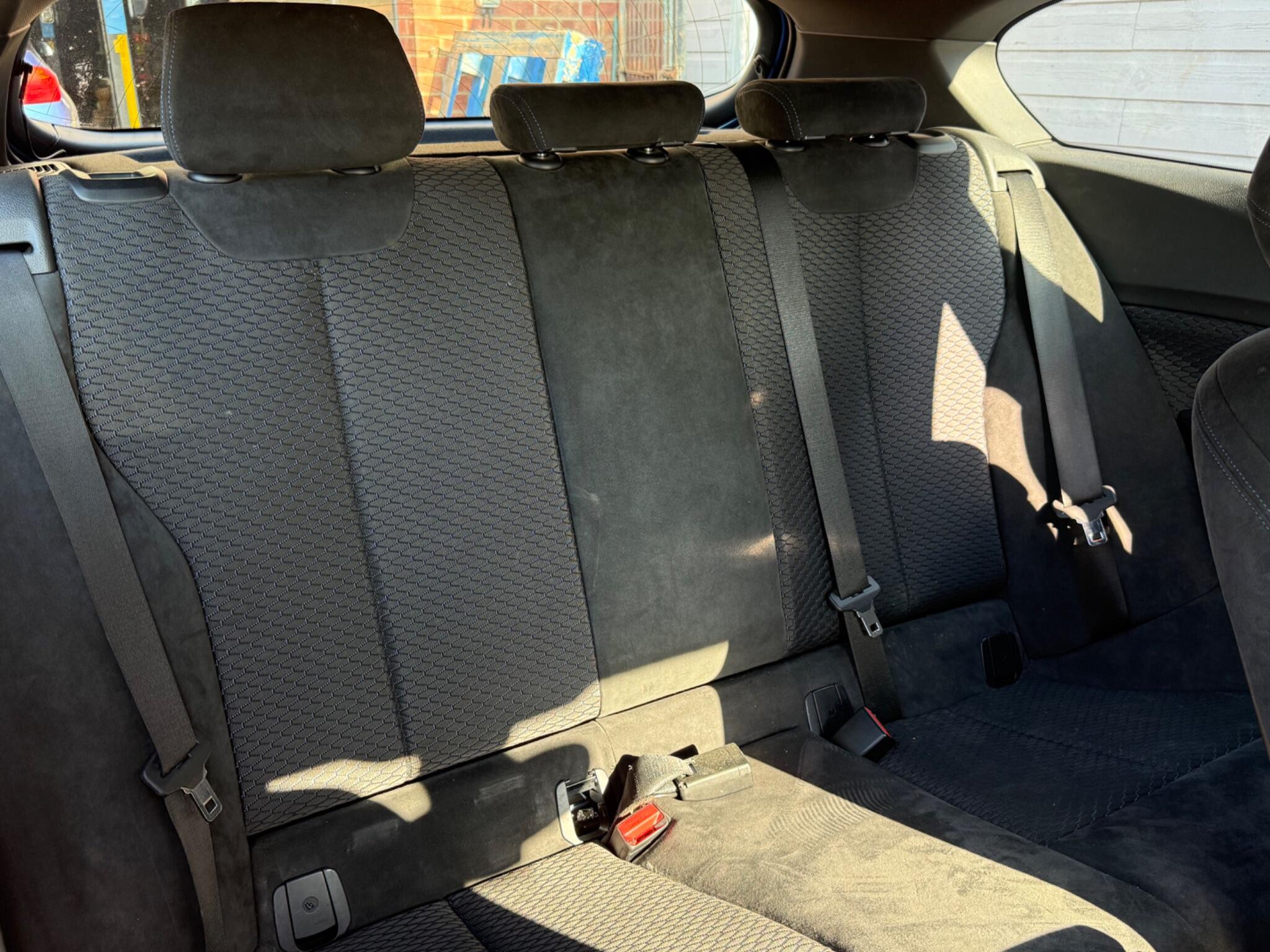 BMW 1 Series view 33